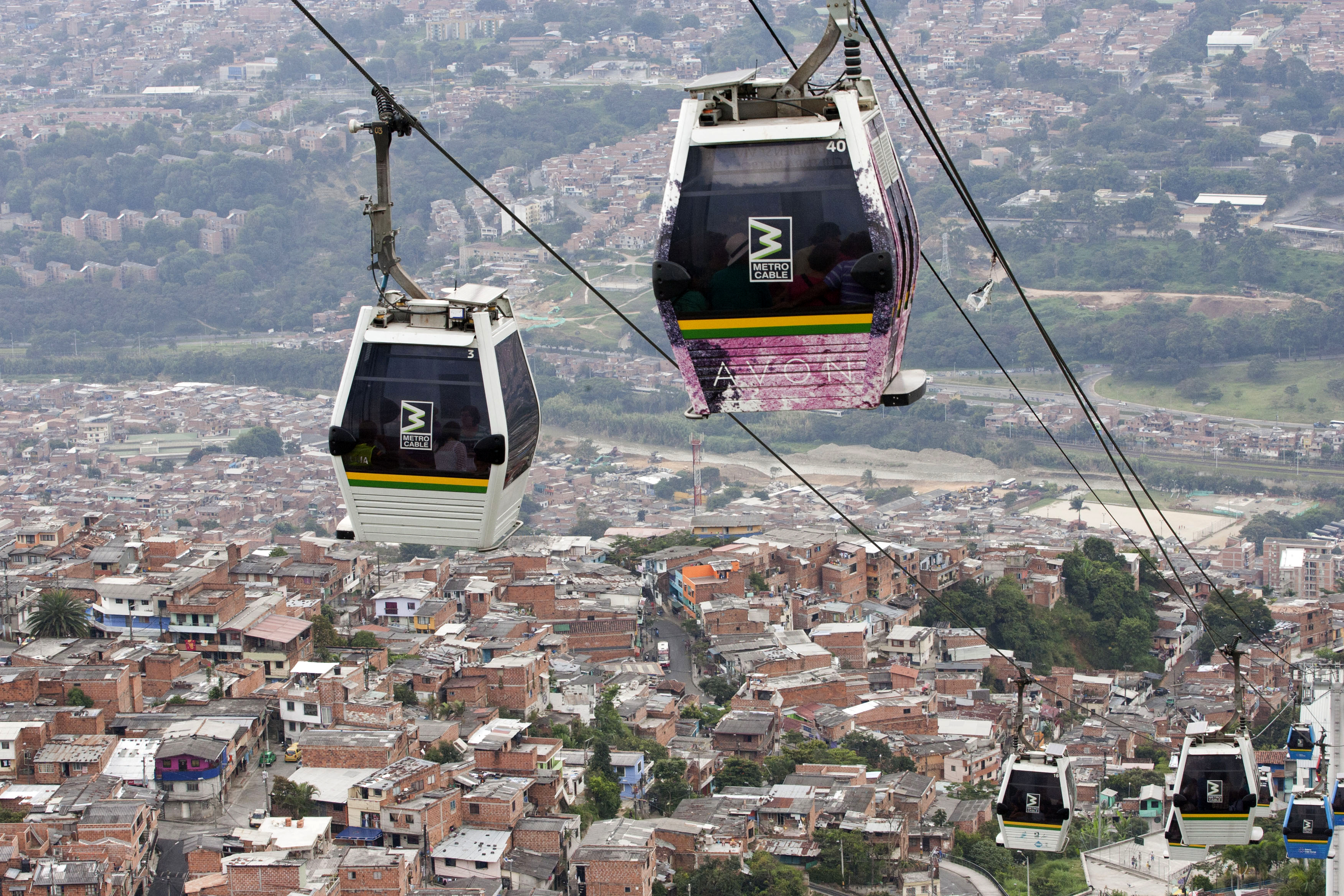 Drótkötélpályás közlekedés Medellínben, 2014 januárjában