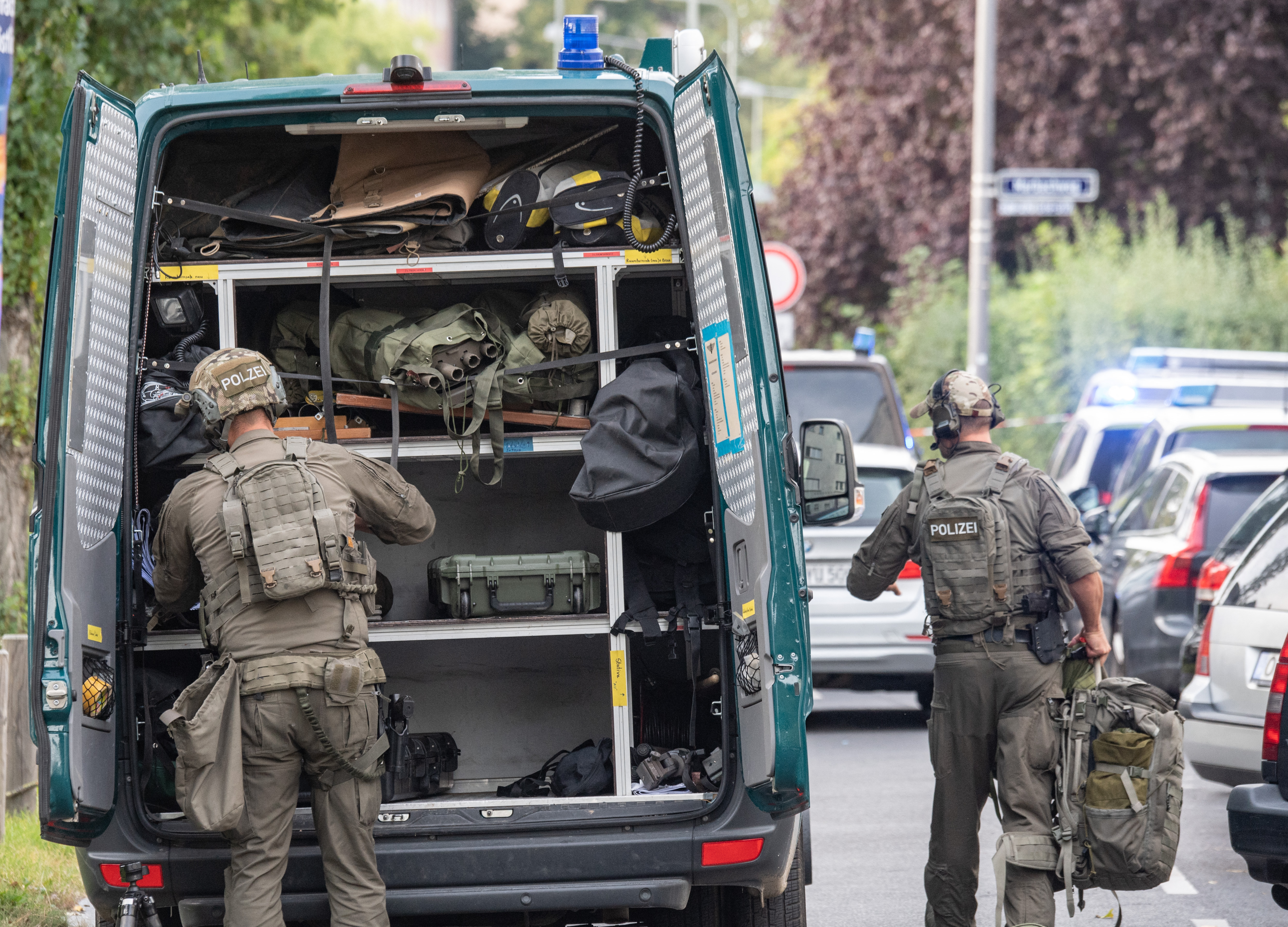 Őrizetbe vett a német rendőrség egy férfit, aki azzal fenyegetőzött egy buszon, hogy mindenkit megöl