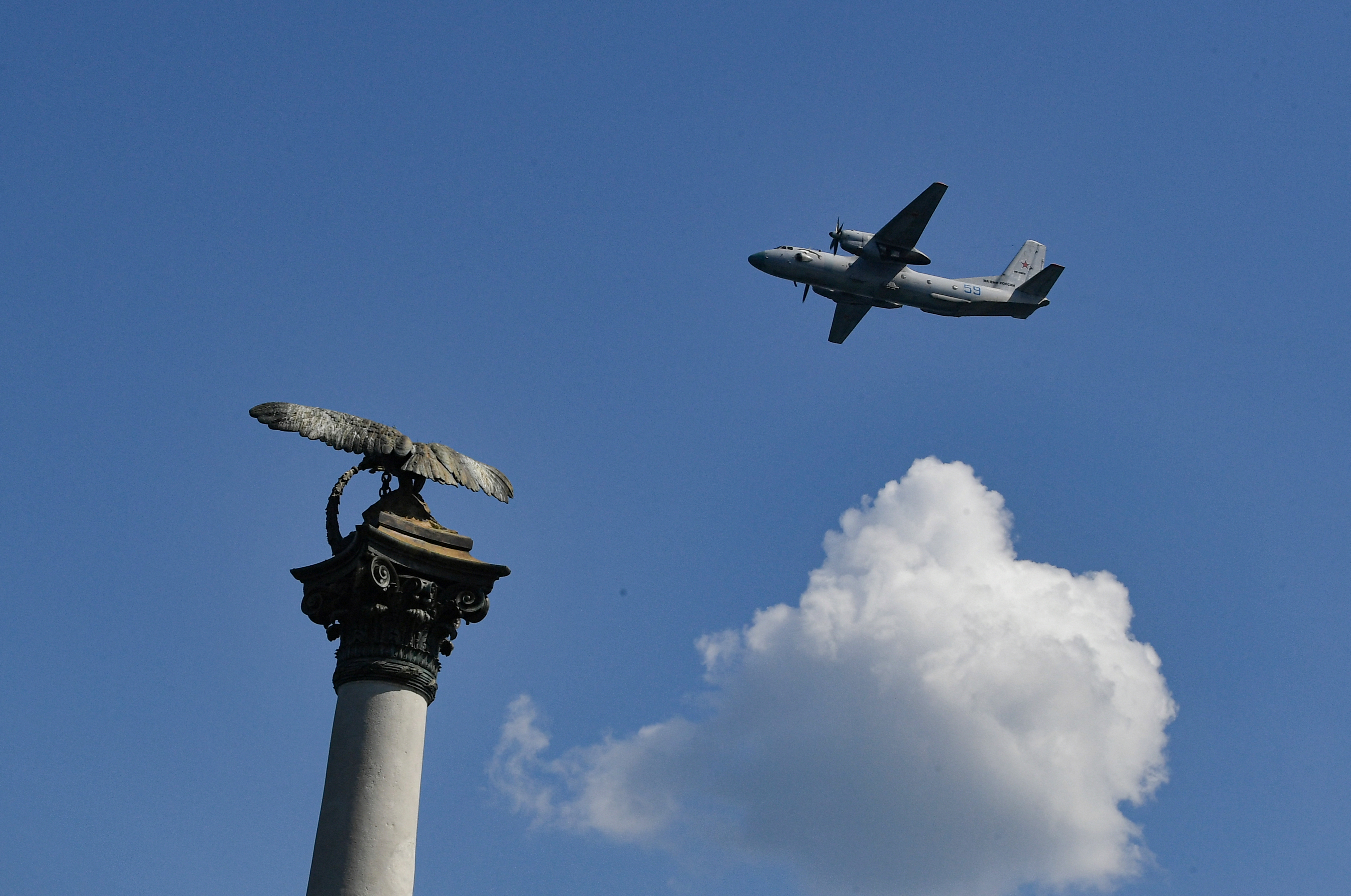 Eltűnt egy repülőgép Oroszországban, hat emberrel a fedélzetén