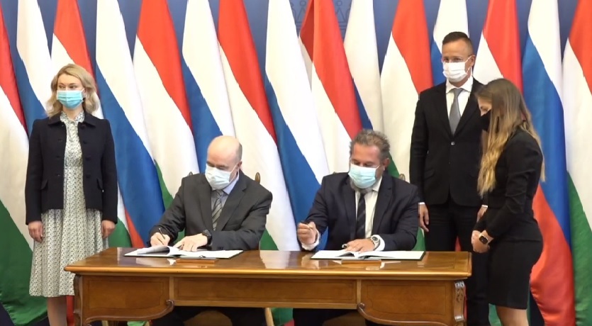 Aláírták az új szerződést a Gazprommal