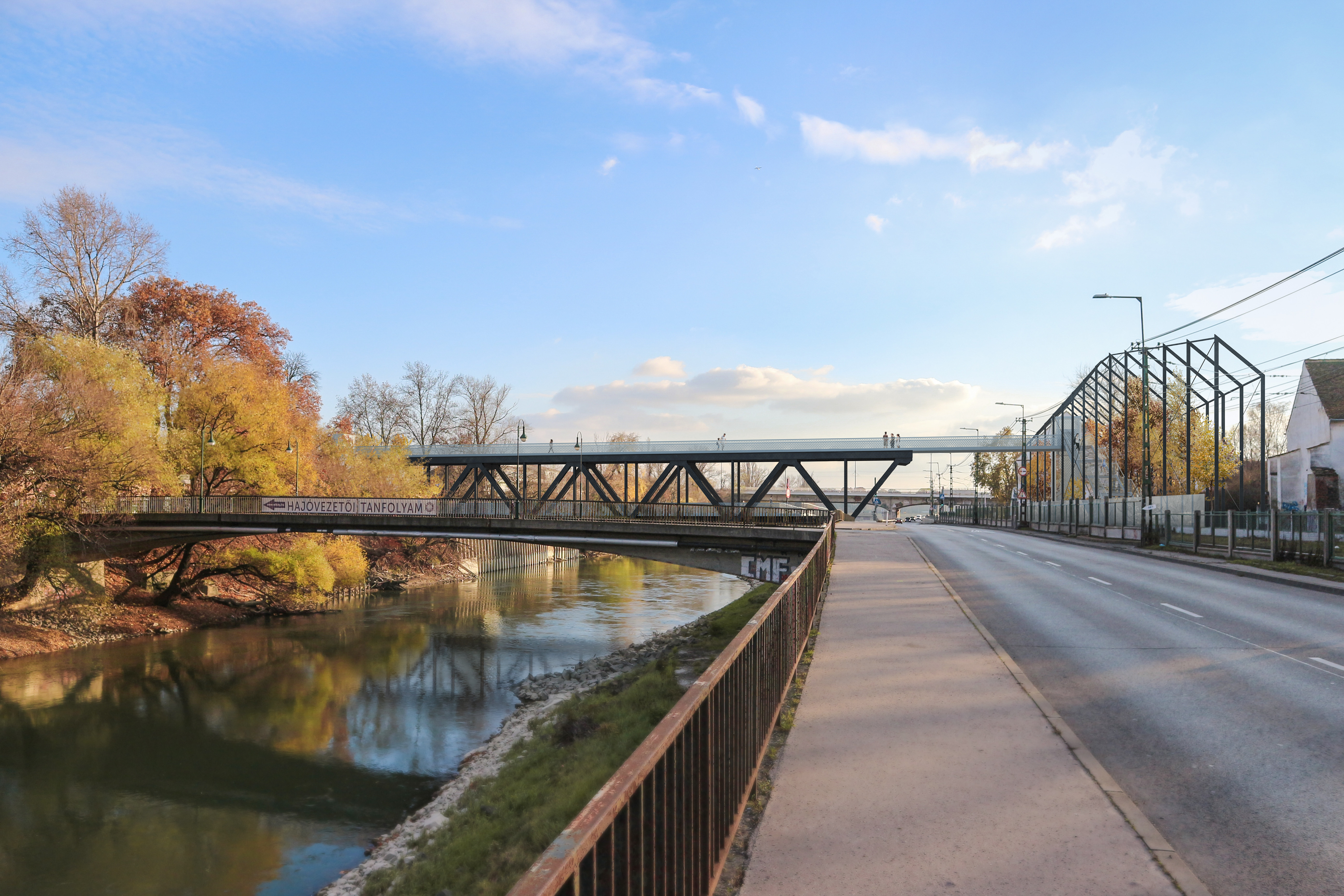 Új gyalogos-bringás híd épül a budapesti Dunán, a déli vasúti híd egyik darabját használják fel hozzá