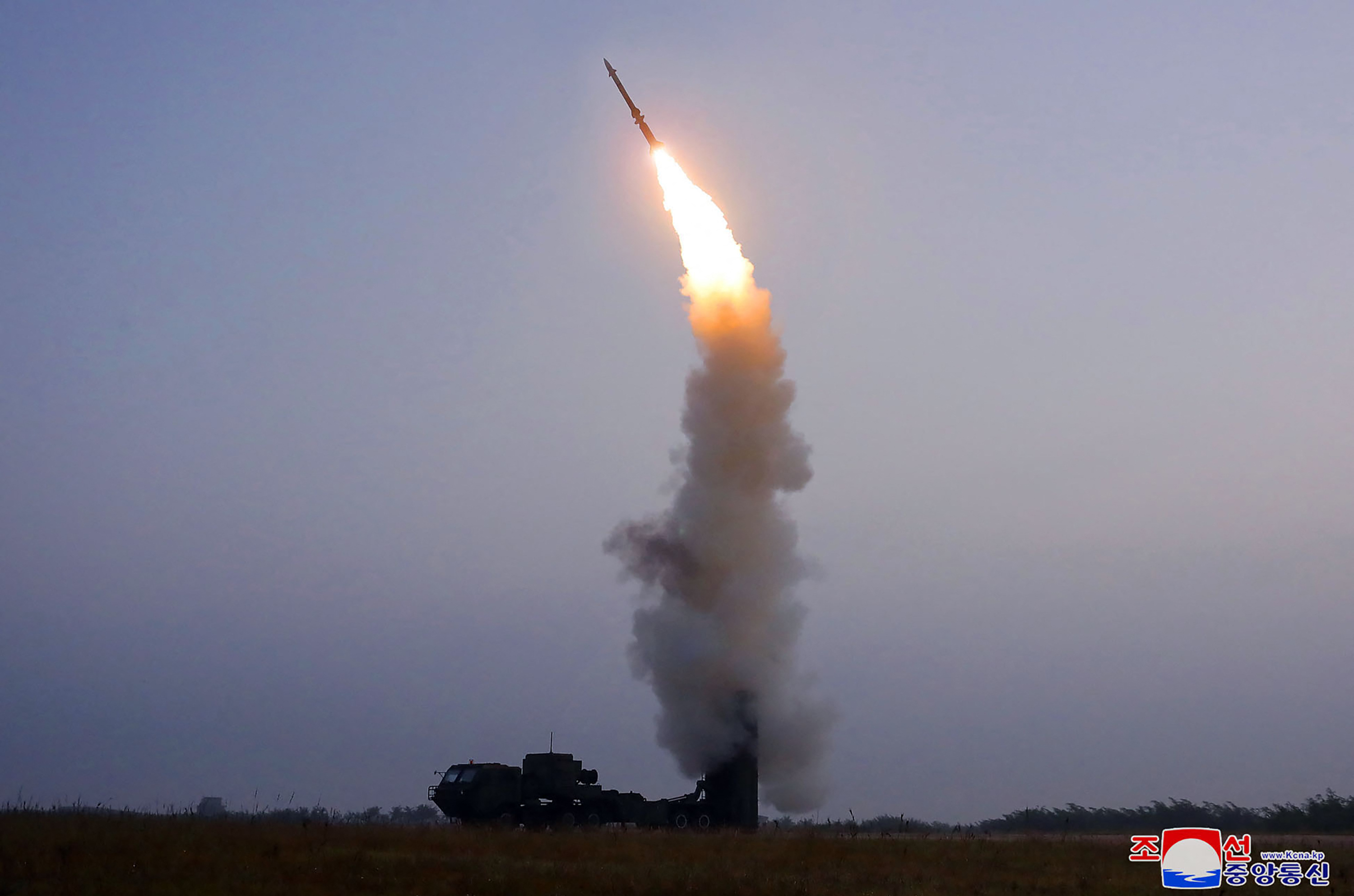 Észak-Korea újabb tesztet hajtott végre, most légvédelmi rakétával