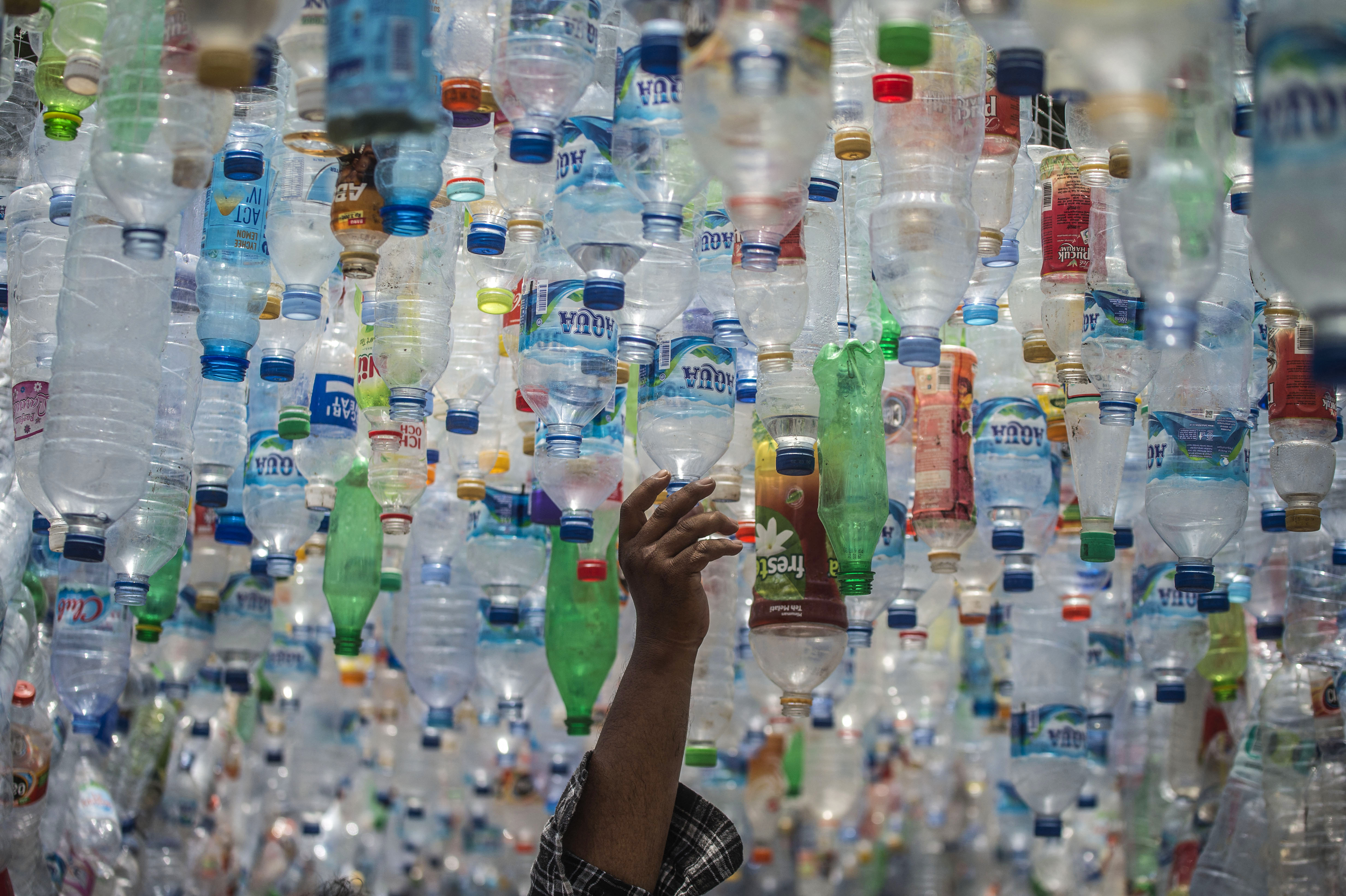 2024-ben születhet meg az első kötelező nemzetközi szabályozás a műanyagszennyezés ellen