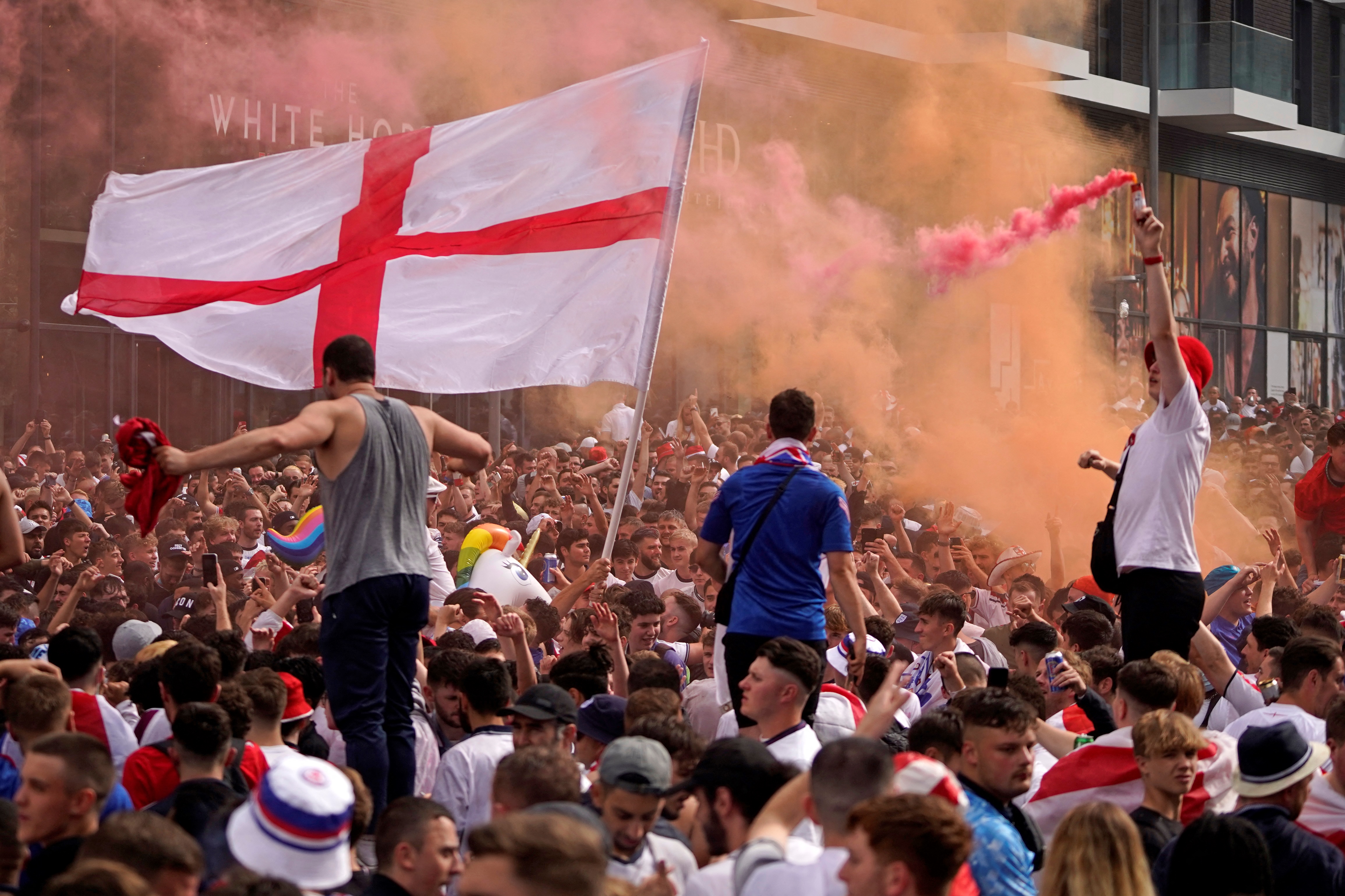 Megbüntette az angolokat az UEFA az EB-döntős balhézás miatt