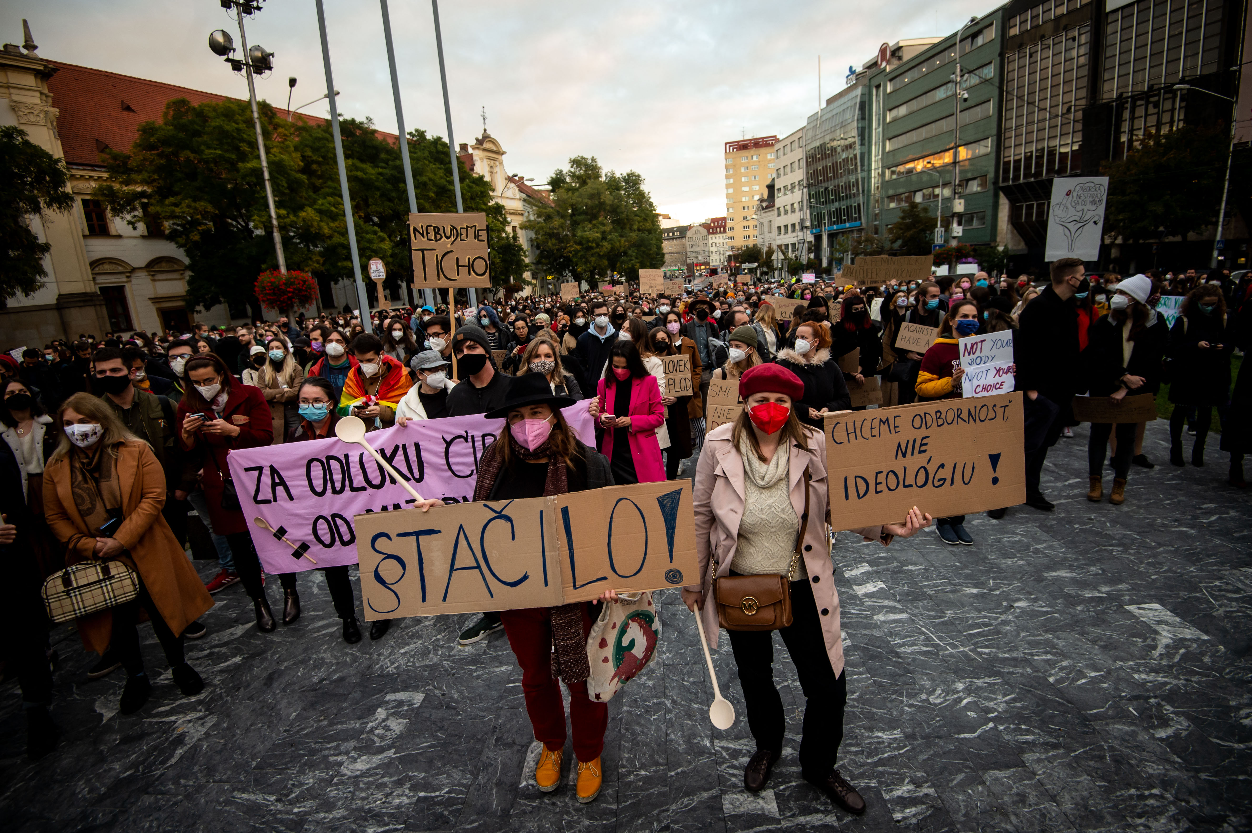 Az abortusz szigorítása ellen tüntettek Pozsonyban