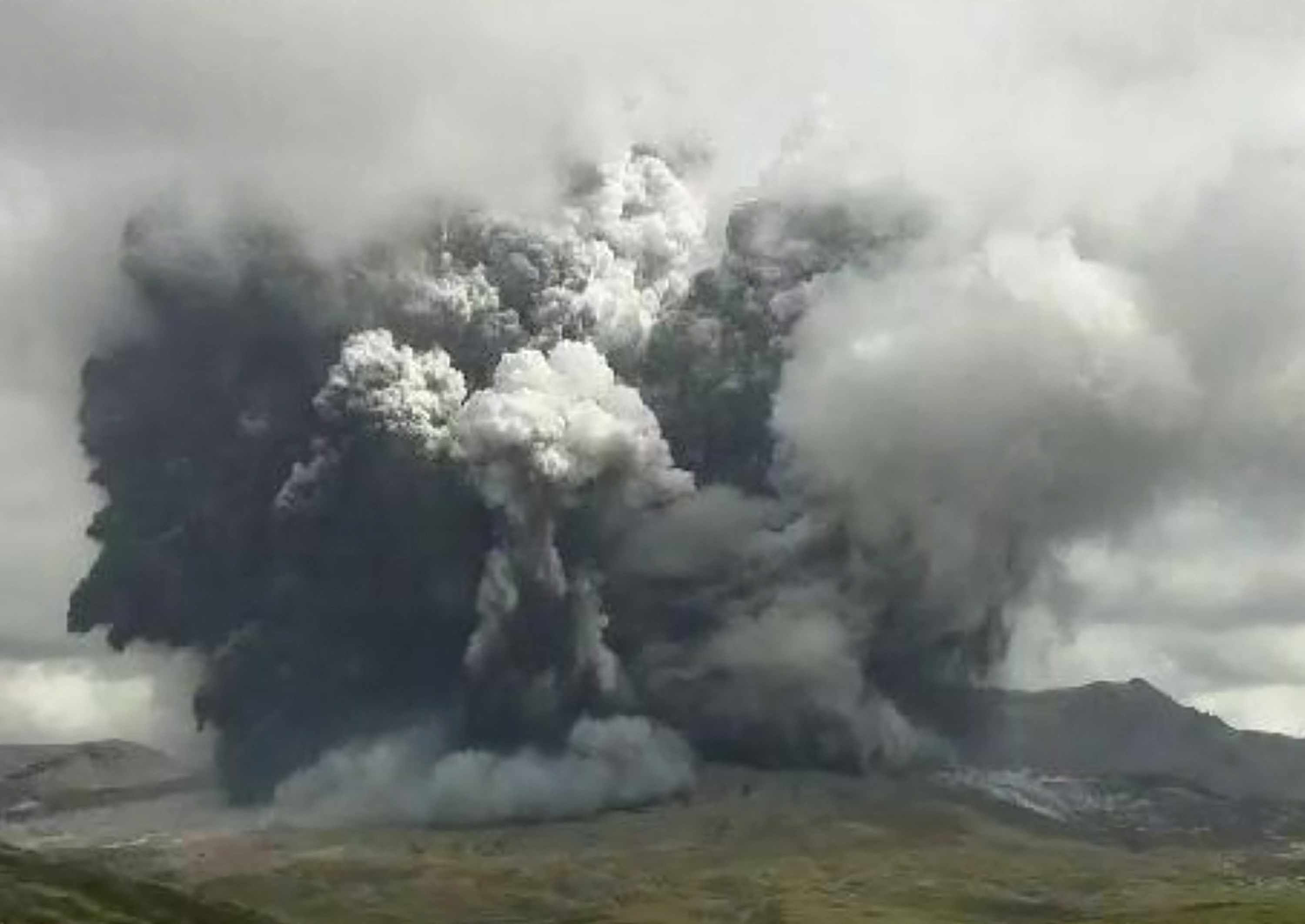 Kitört egy vulkán Japánban