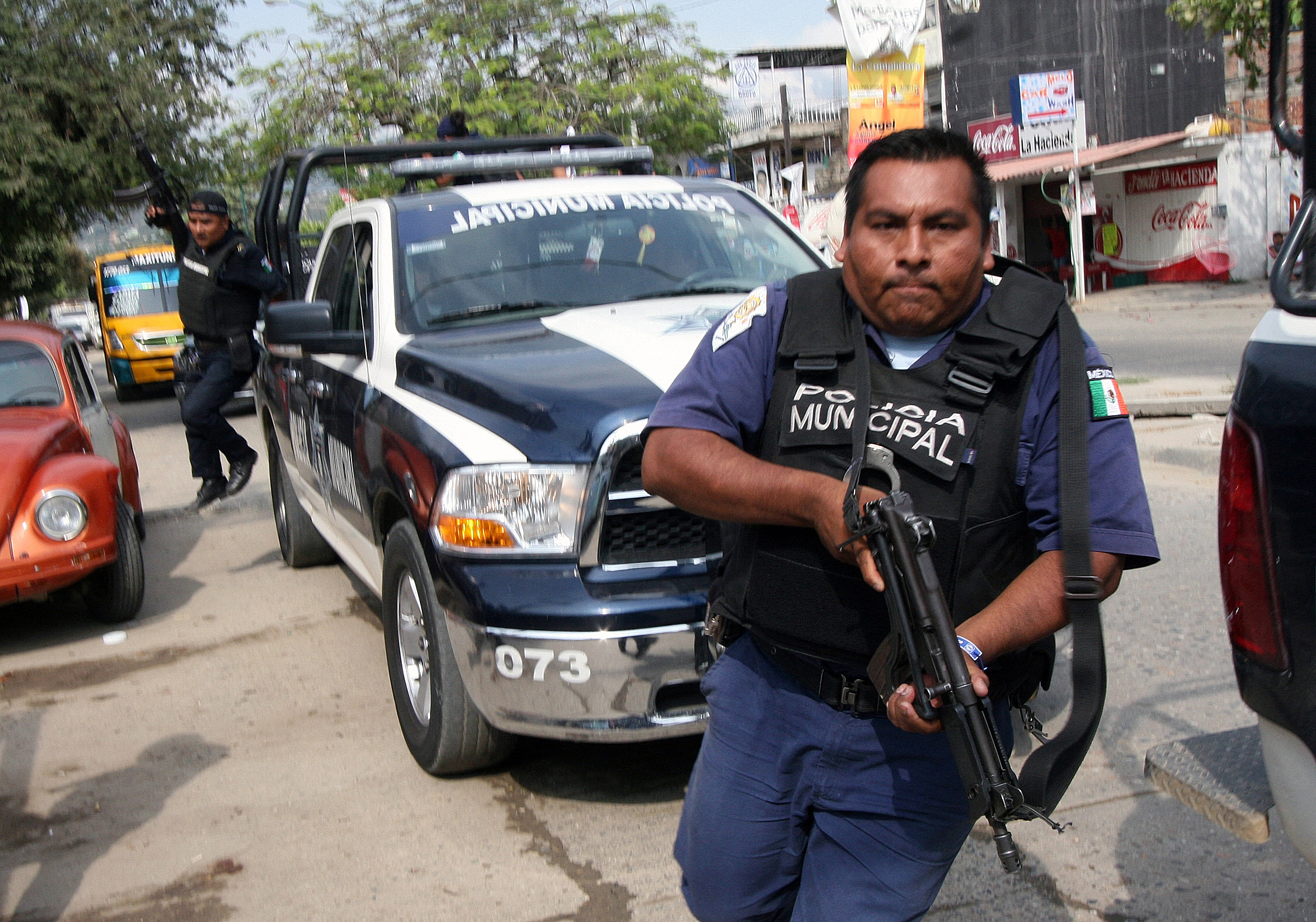 Egy mexikói város összes rendőrét ki kellett rúgni, mert mindenkit a helyi kartell futtatott
