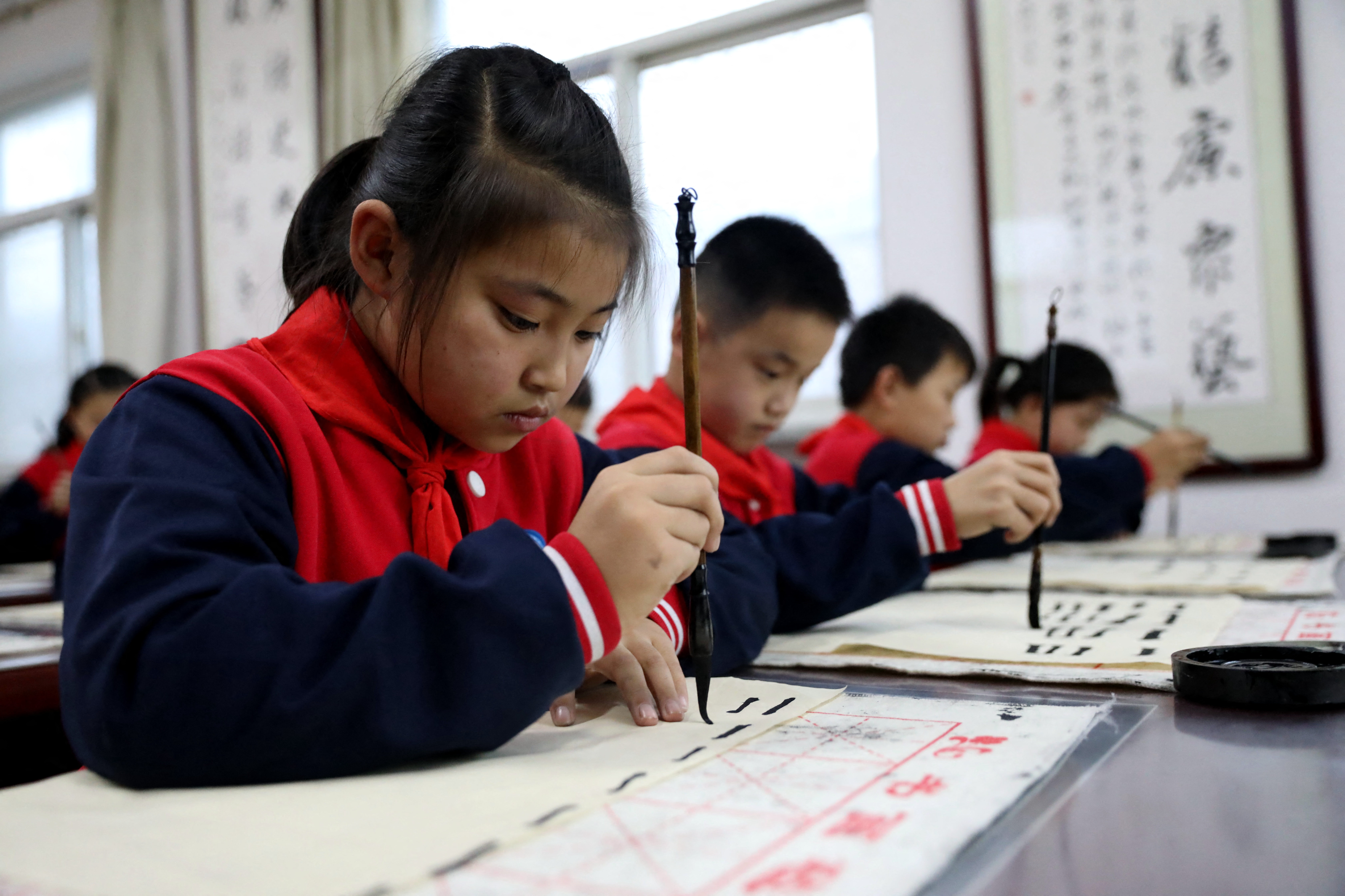 Kínában elfogadtak egy oktatási törvényt, ami több szabadidőre kötelezi az iskolás gyerekeket