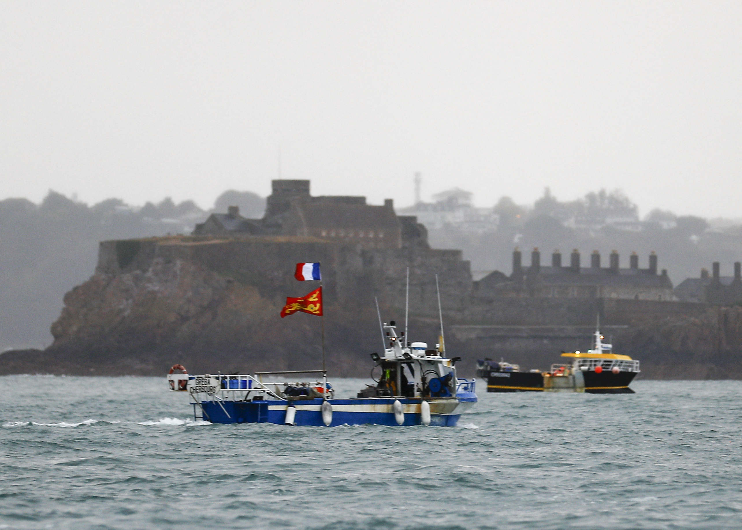 Franciaország lefoglalt egy brit halászhajót