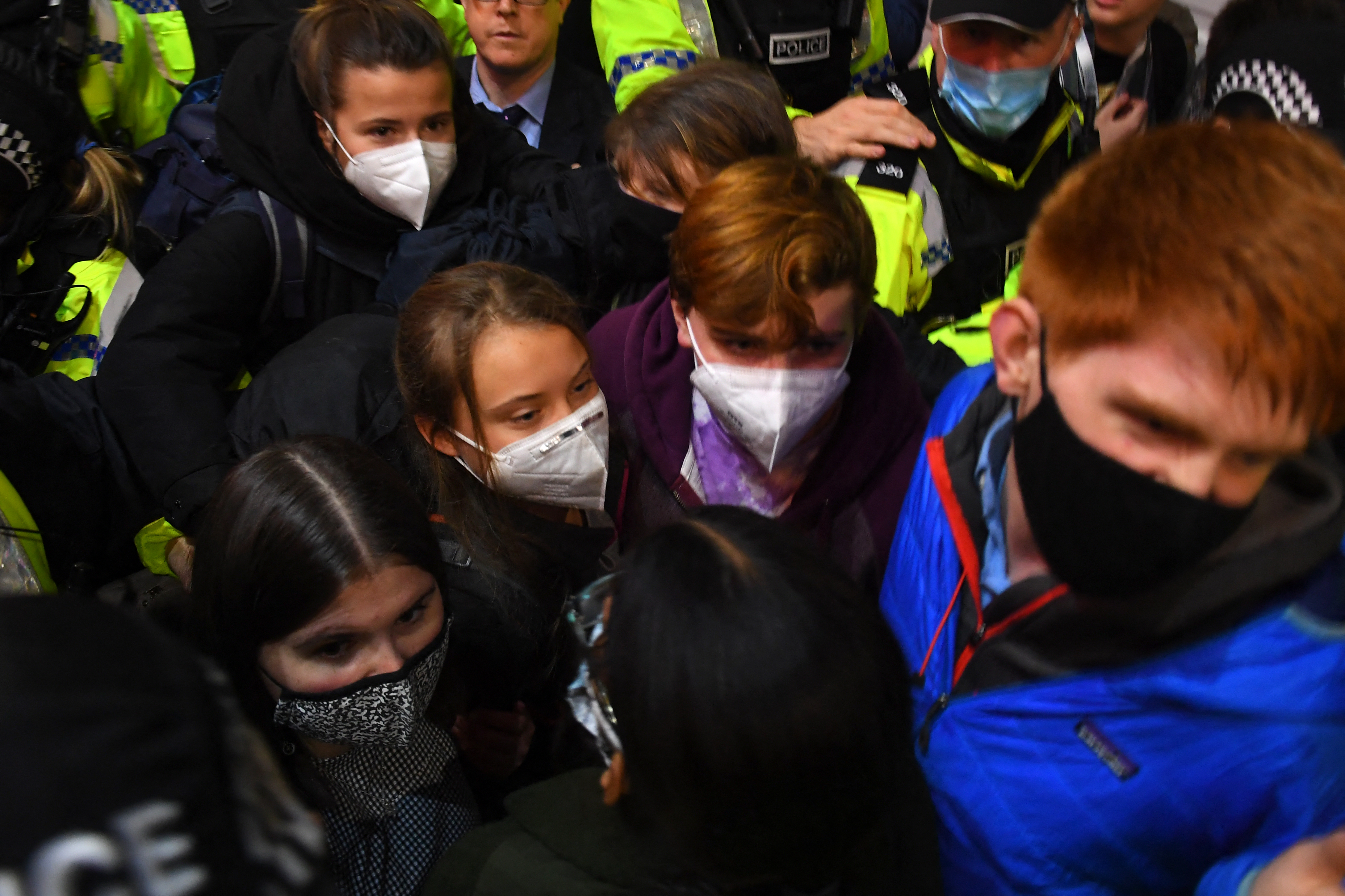 A skót rendőröknek kellett kimenekíteni Greta Thunberget a glasgow-i állomásról néhány dühös ember elől