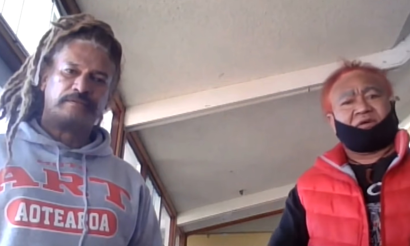 Hét új-zélandi bandavezér közös videóban buzdít oltakozásra