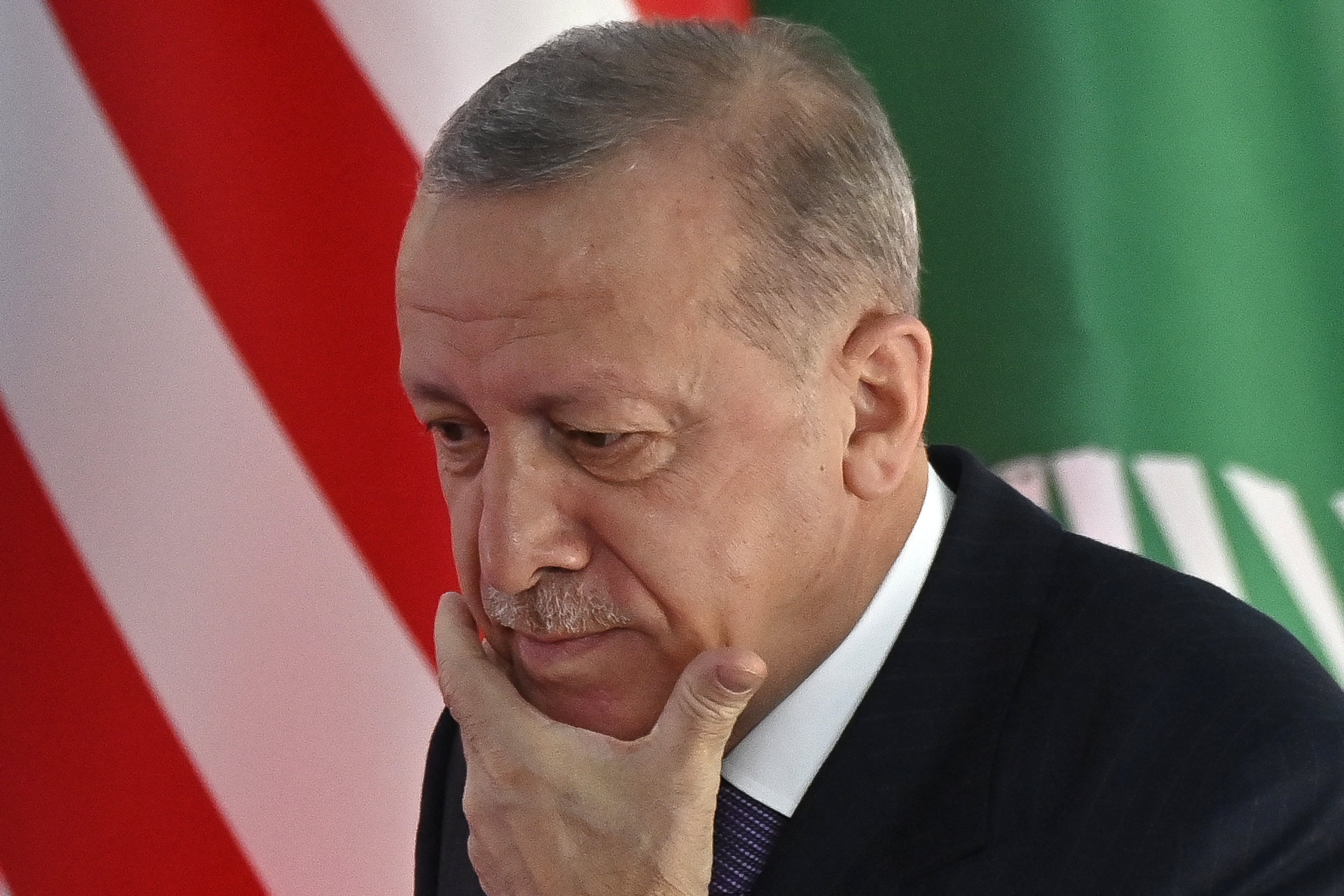 Erdogan akkor is végigviszi a gazdasági vízióját, ha az ország belerokkan