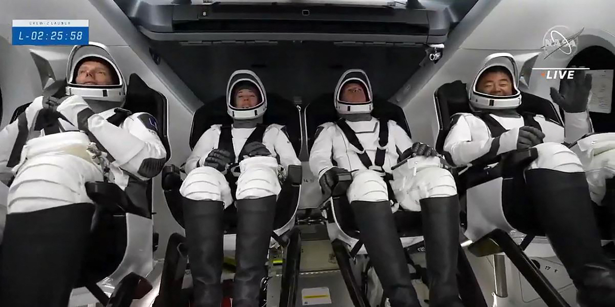 Pelenkában térnek vissza a Földre a SpaceX űrhajósai