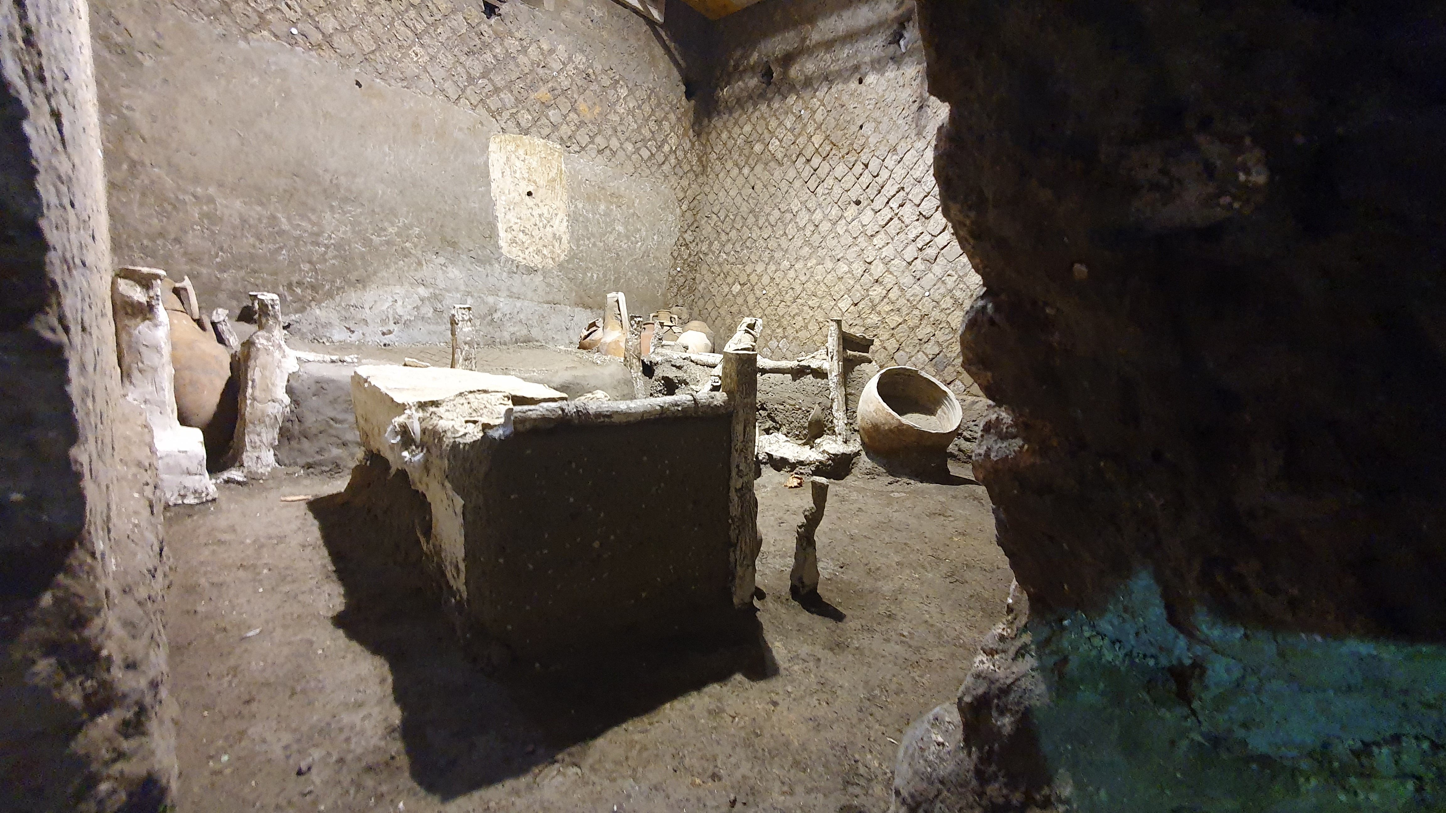 Ritka pompeji lelet: egy rabszolgacsalád szobája