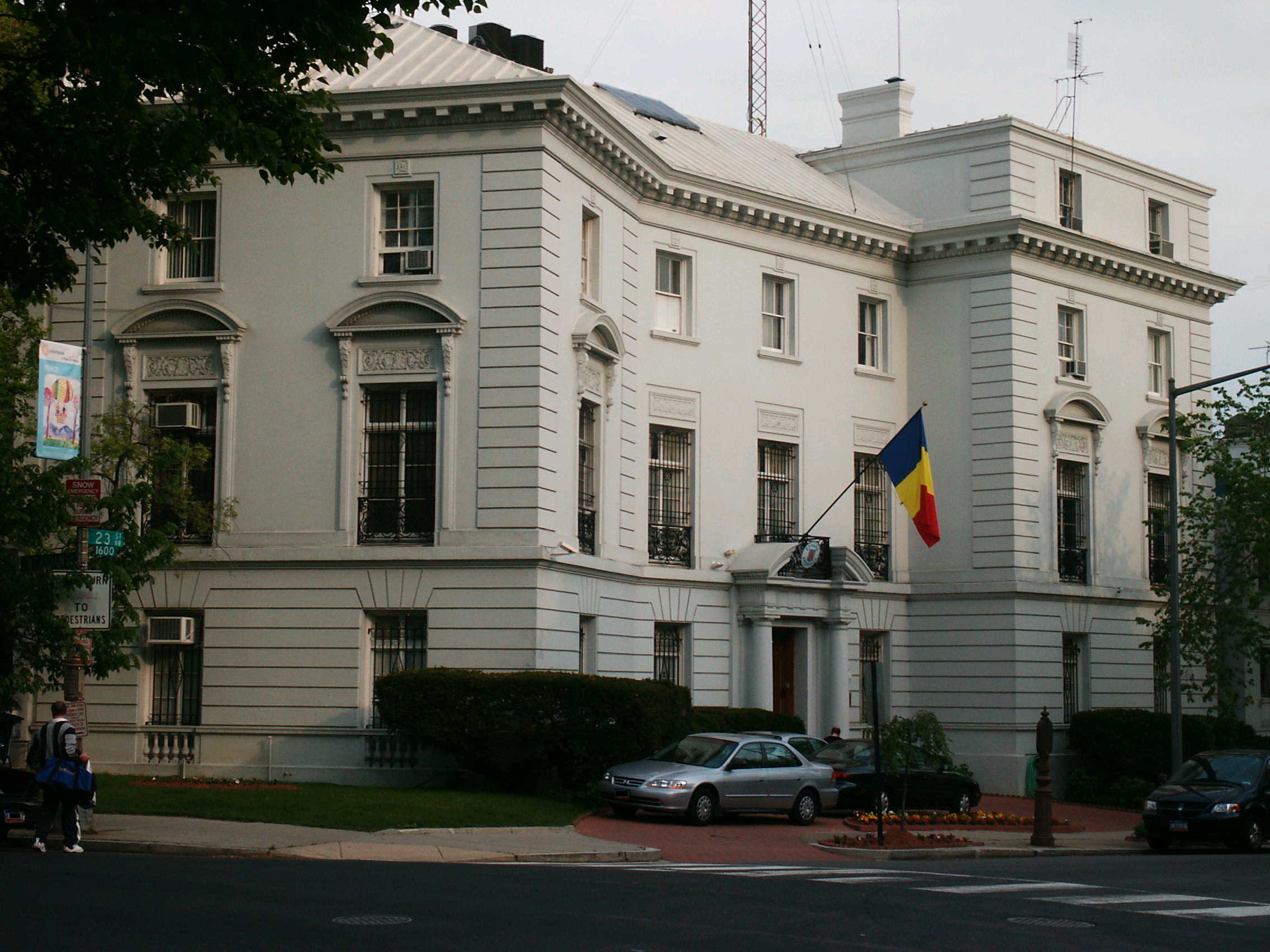 Zárolhatják Románia amerikai vagyonát a „bihari svéd” ikerpár követelései miatt