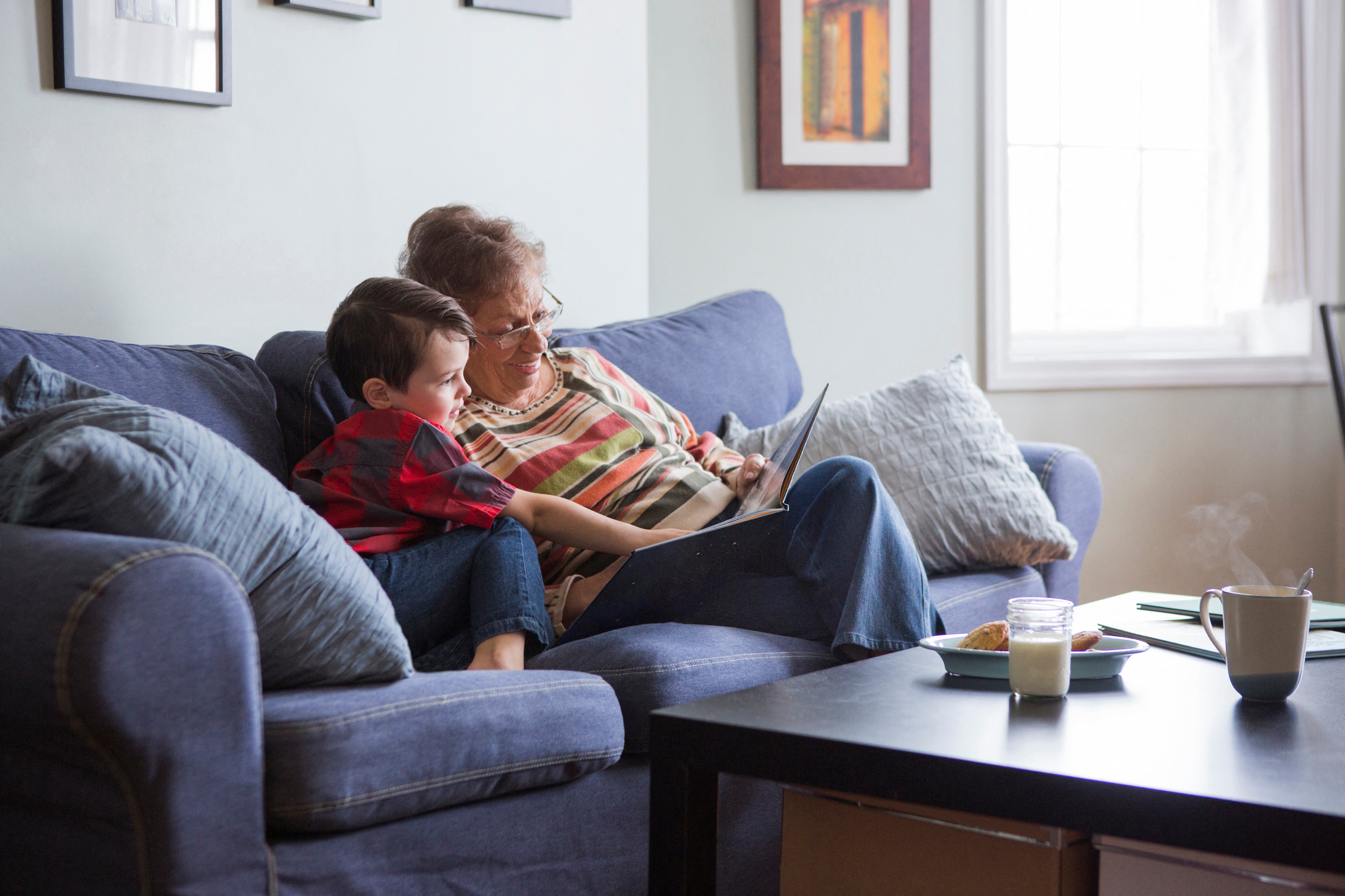 Egy amerikai agykutatás szerint a nagymamák jobban kötődhetnek az unokáikhoz, mint felnőtt gyerekeikhez