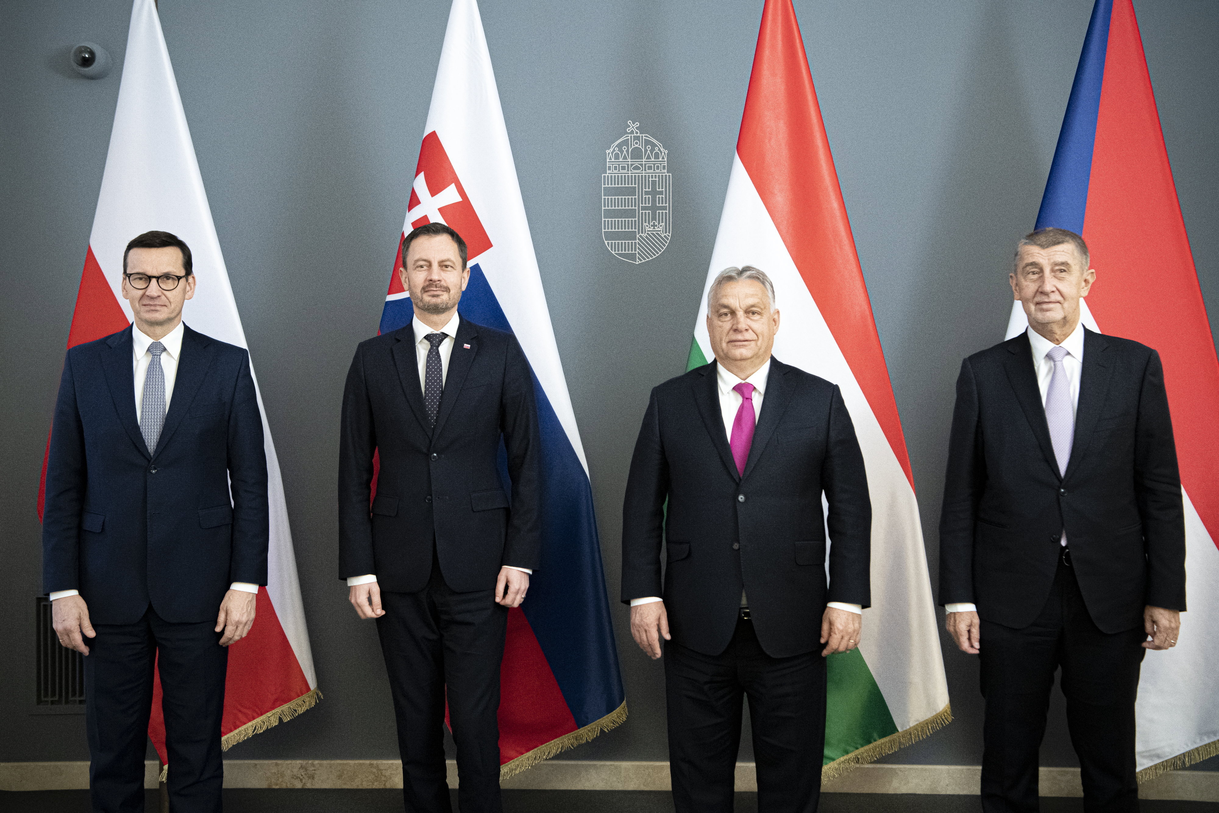 A szlovák és a lengyel miniszterelnököt is bosszantja Magyarország háborús semlegessége