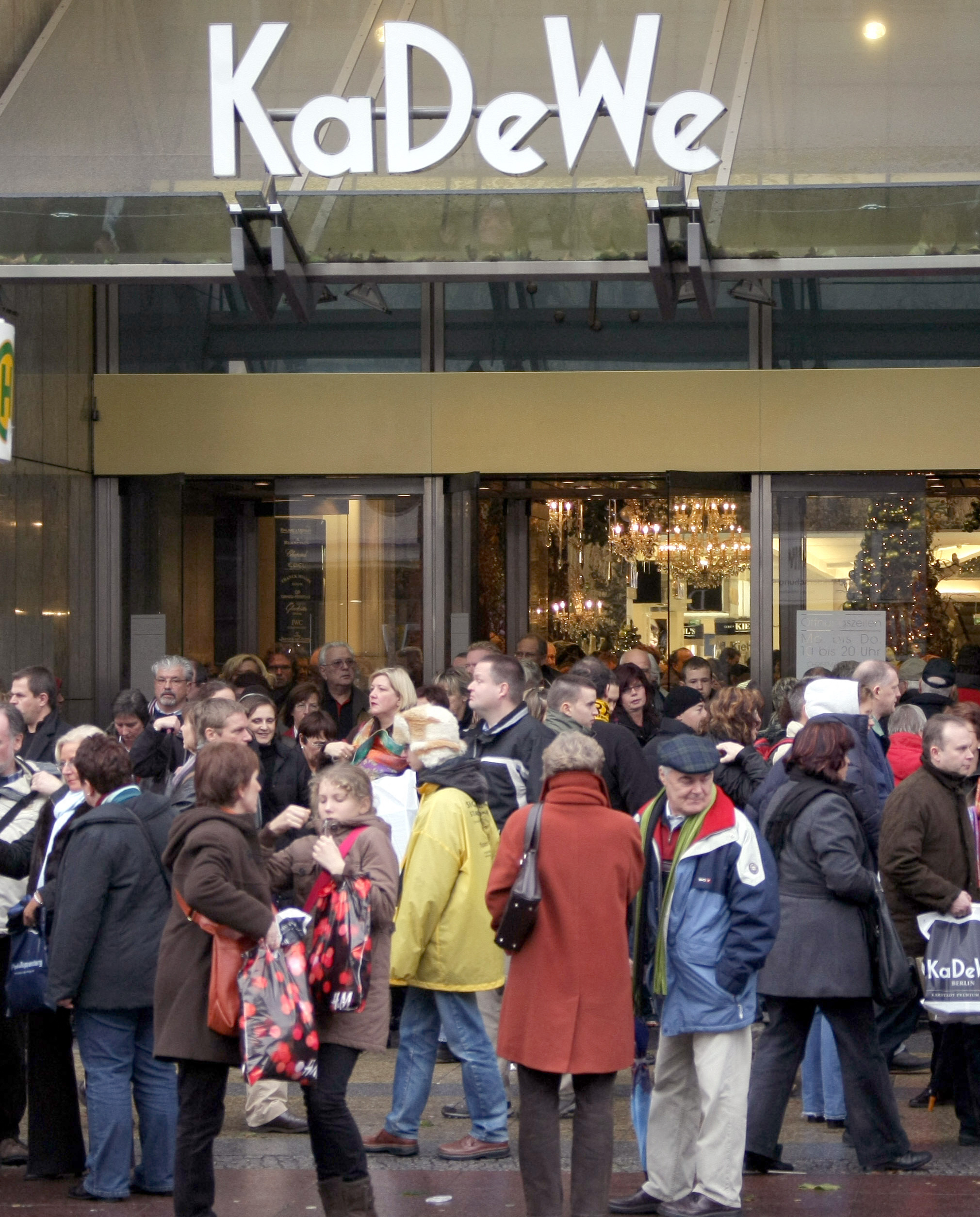Tömegek vásárolnak Berlinben 2008. november 28-án, a Ne vegyél semmit napon