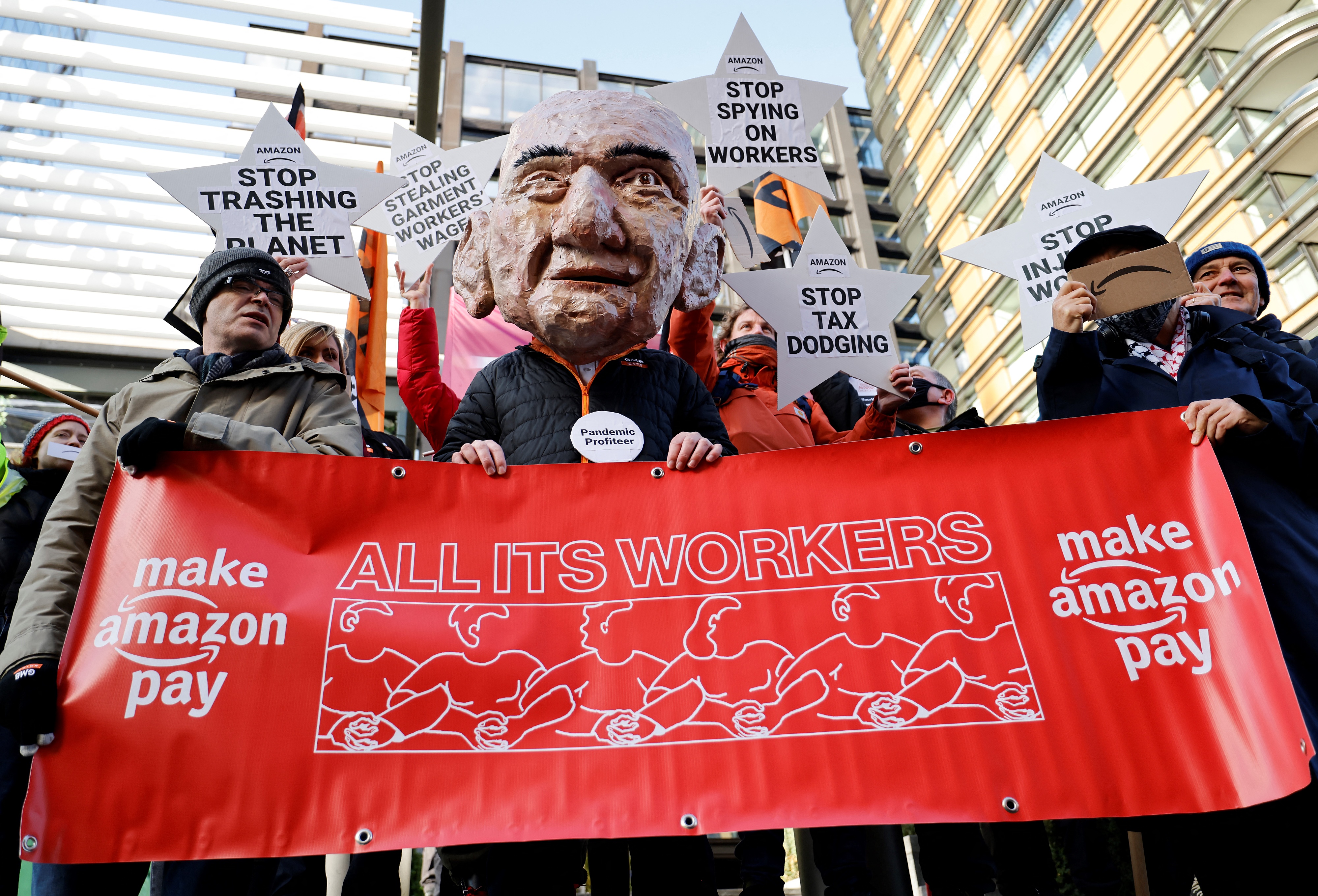 Globális sztrájkot szerveznek az Amazon dolgozói a Black Fridayre