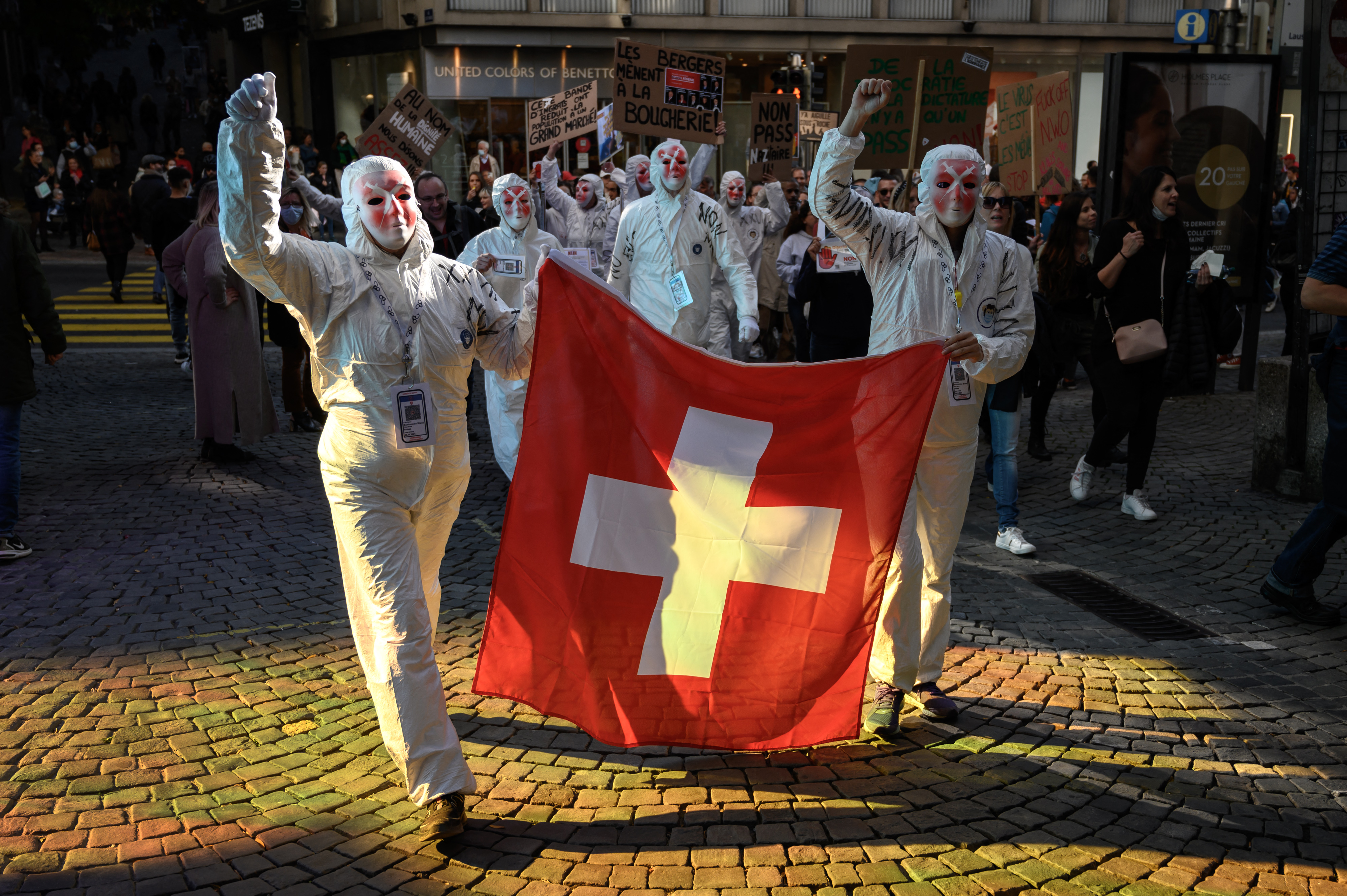 Népszavazást tartanak Svájcban a korlátozásokról