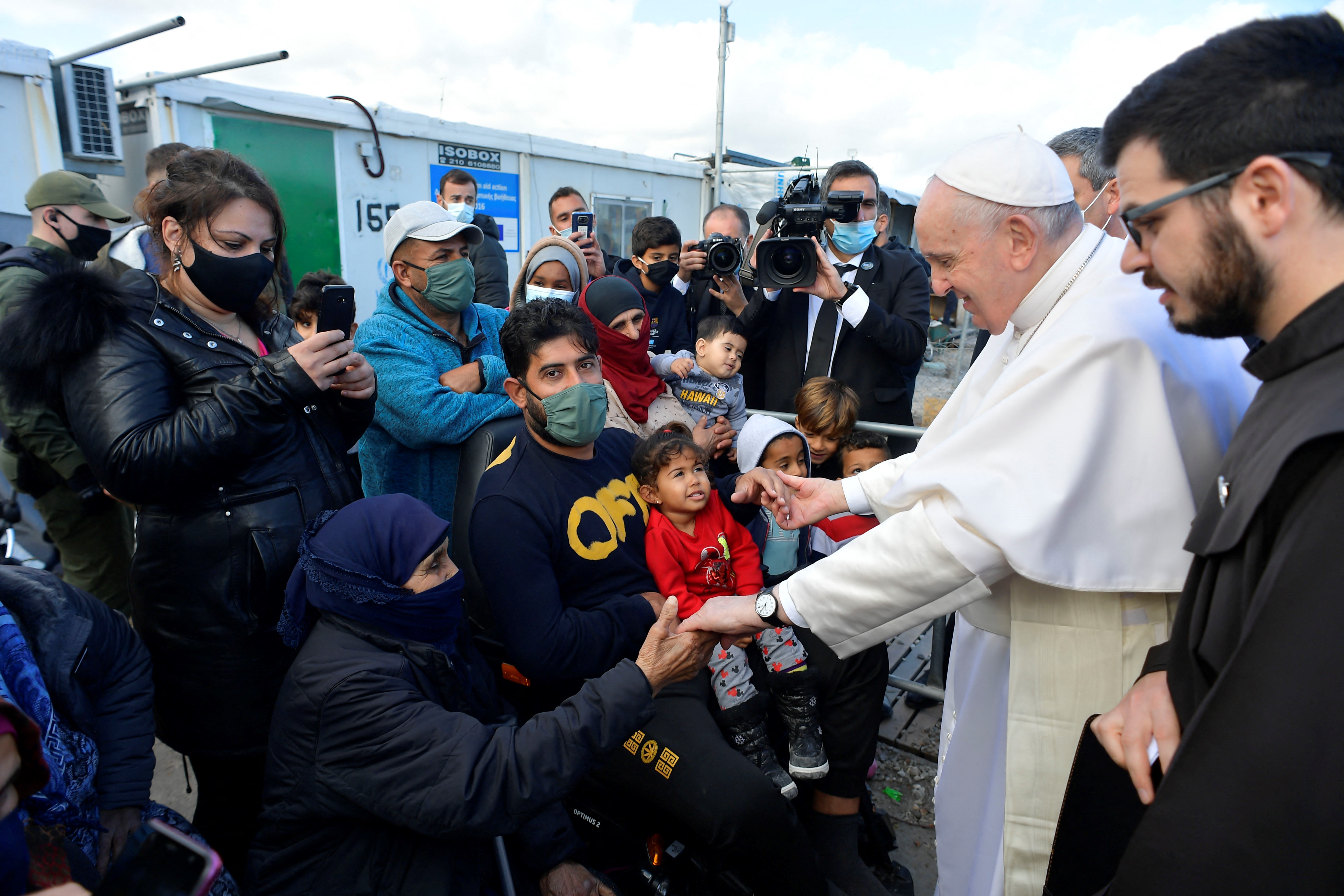 Menedékkérőkkel találkozott Ferenc pápa Leszboszon