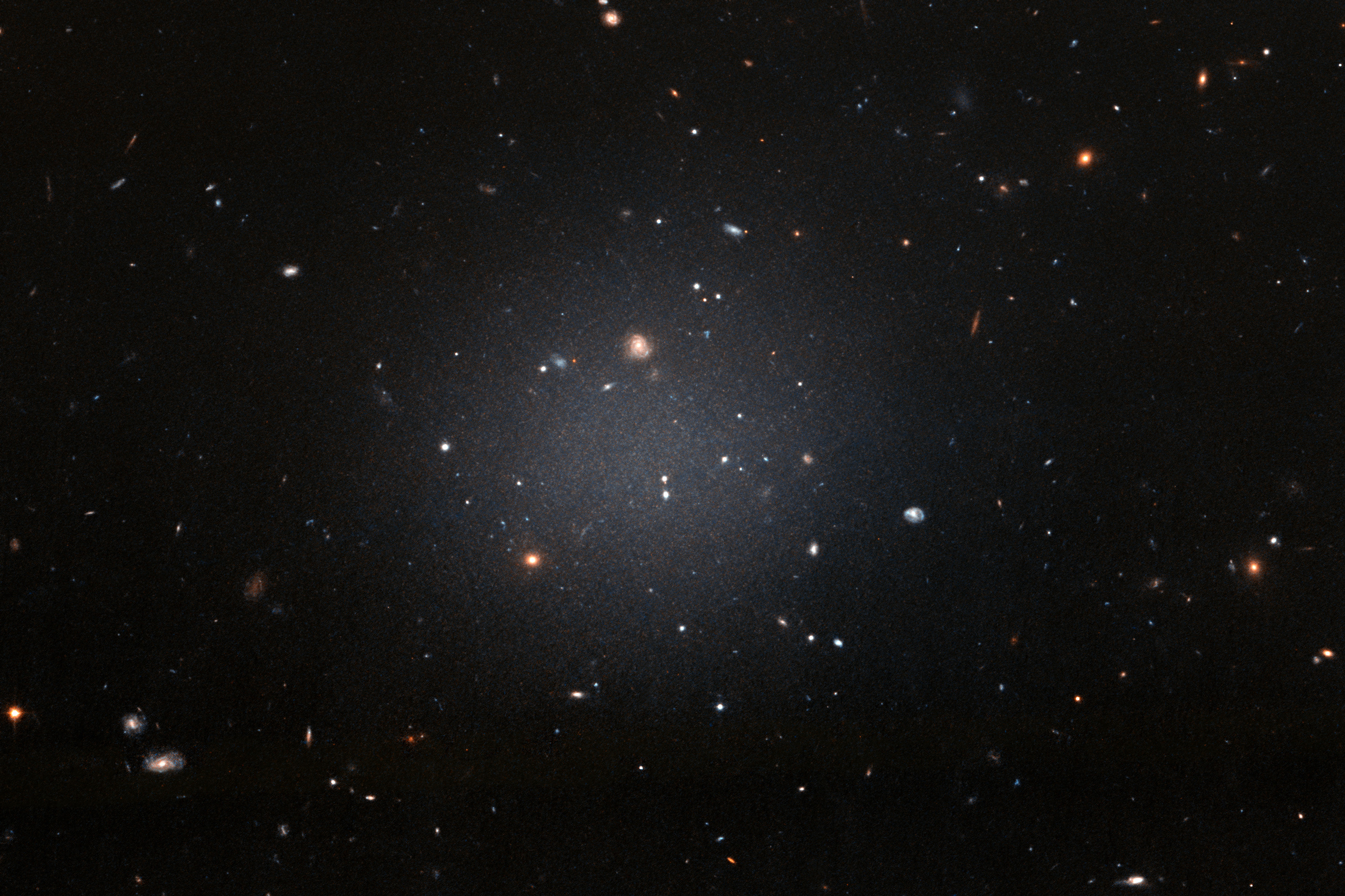 A sötét anyag mindenhol ott van, kivéve egy most vizsgált különleges galaxisban, ahol mégsincs ott