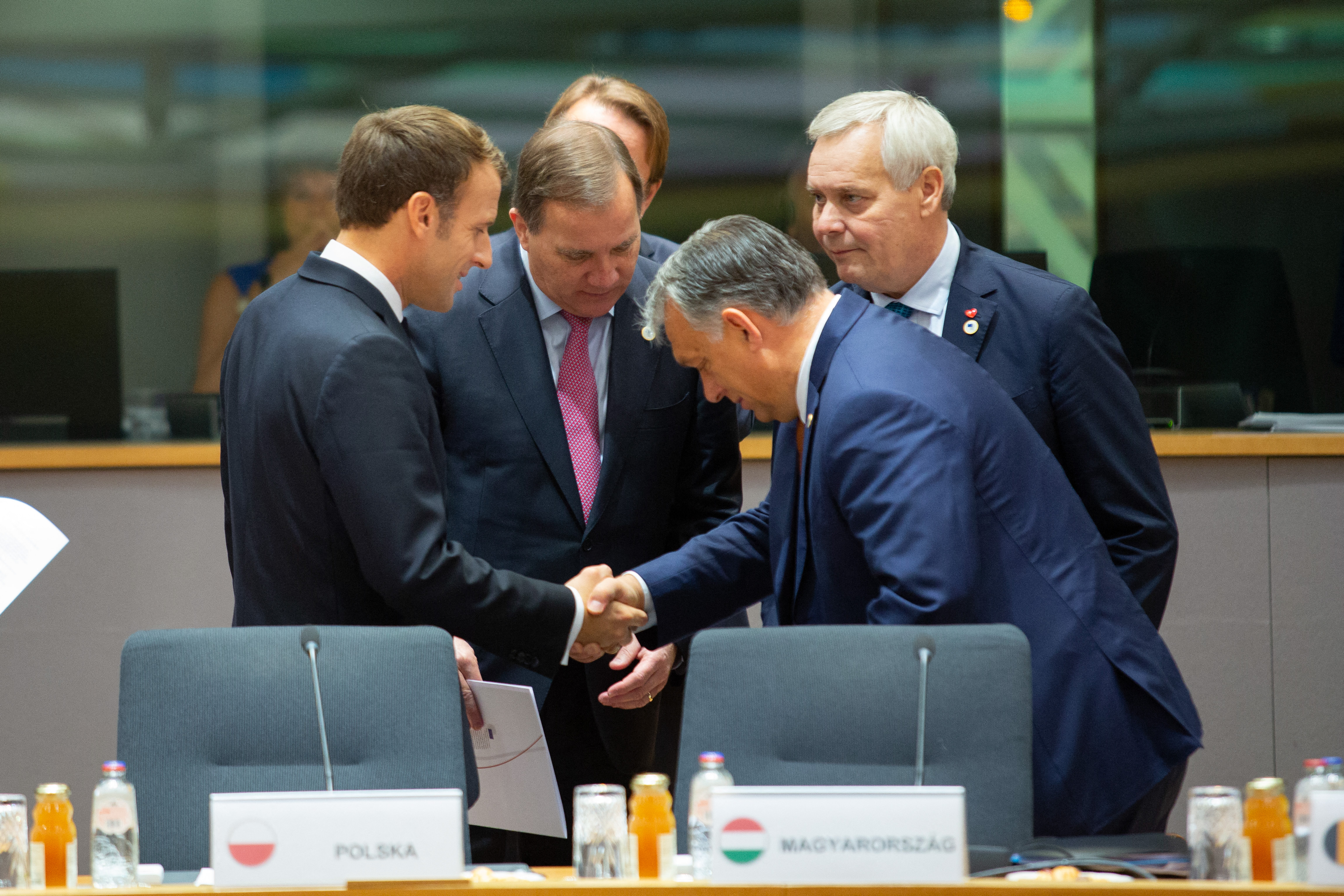 Macron európai partnernek tartja Orbánt, de összeütközésekre számít a jogállamiság kérdésében