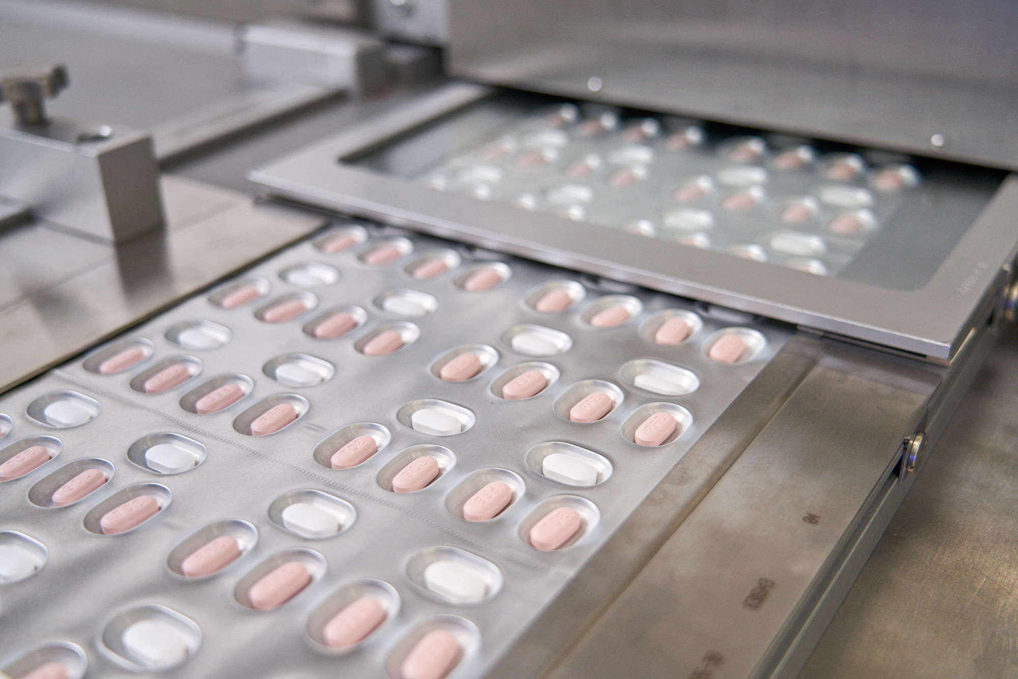 A Pfizer szerint a vírusellenes tablettájuk megvéd a súlyos betegségtől