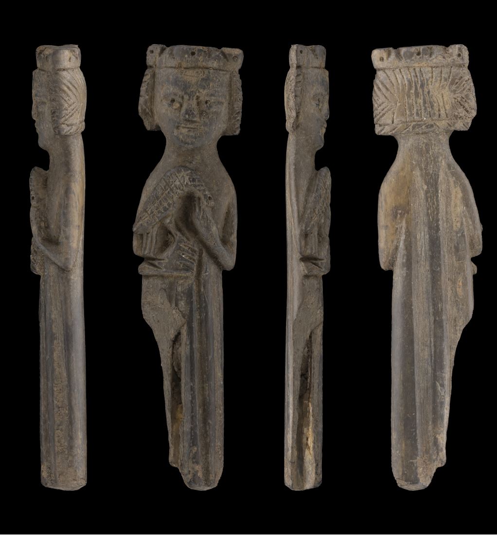 Solymászó királyról készült középkori szobrot találtak Oslóban