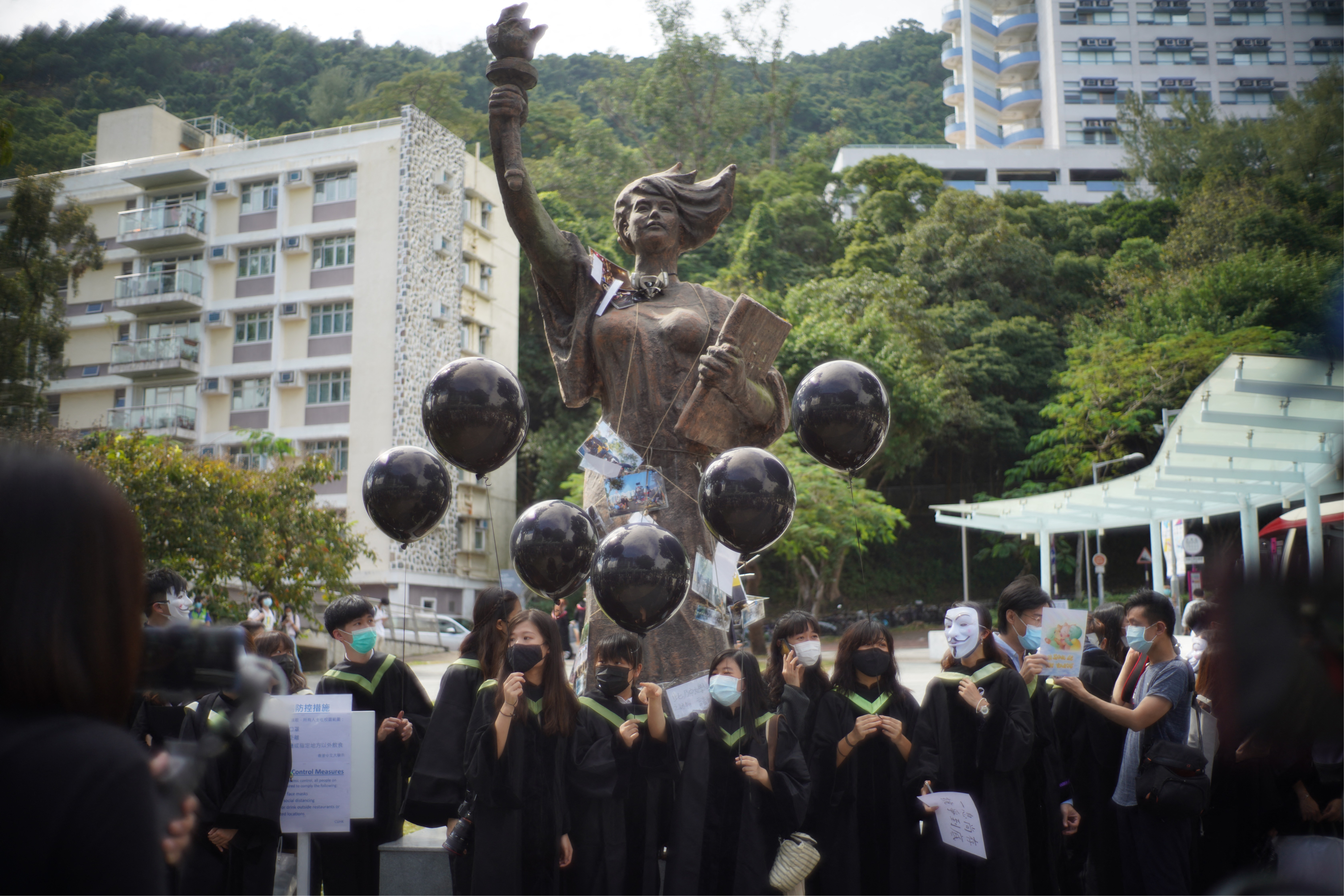 Sorra tüntetik el a hongkongi egyetemekről a Tienanmen téri vérengzés emlékműveit