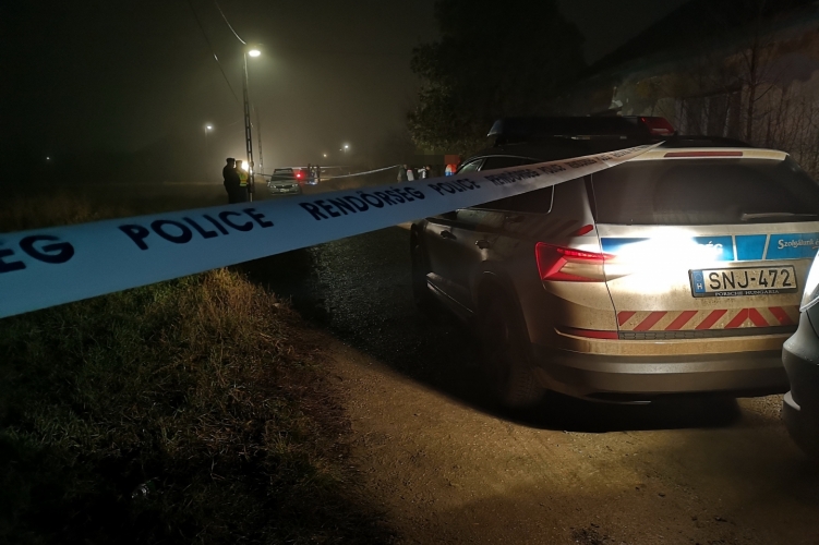 Nemcsak egy körözött férfit, de egy mumifikálódott holttestet is találtak a rendőrök egy mosonmagyaróvári házban