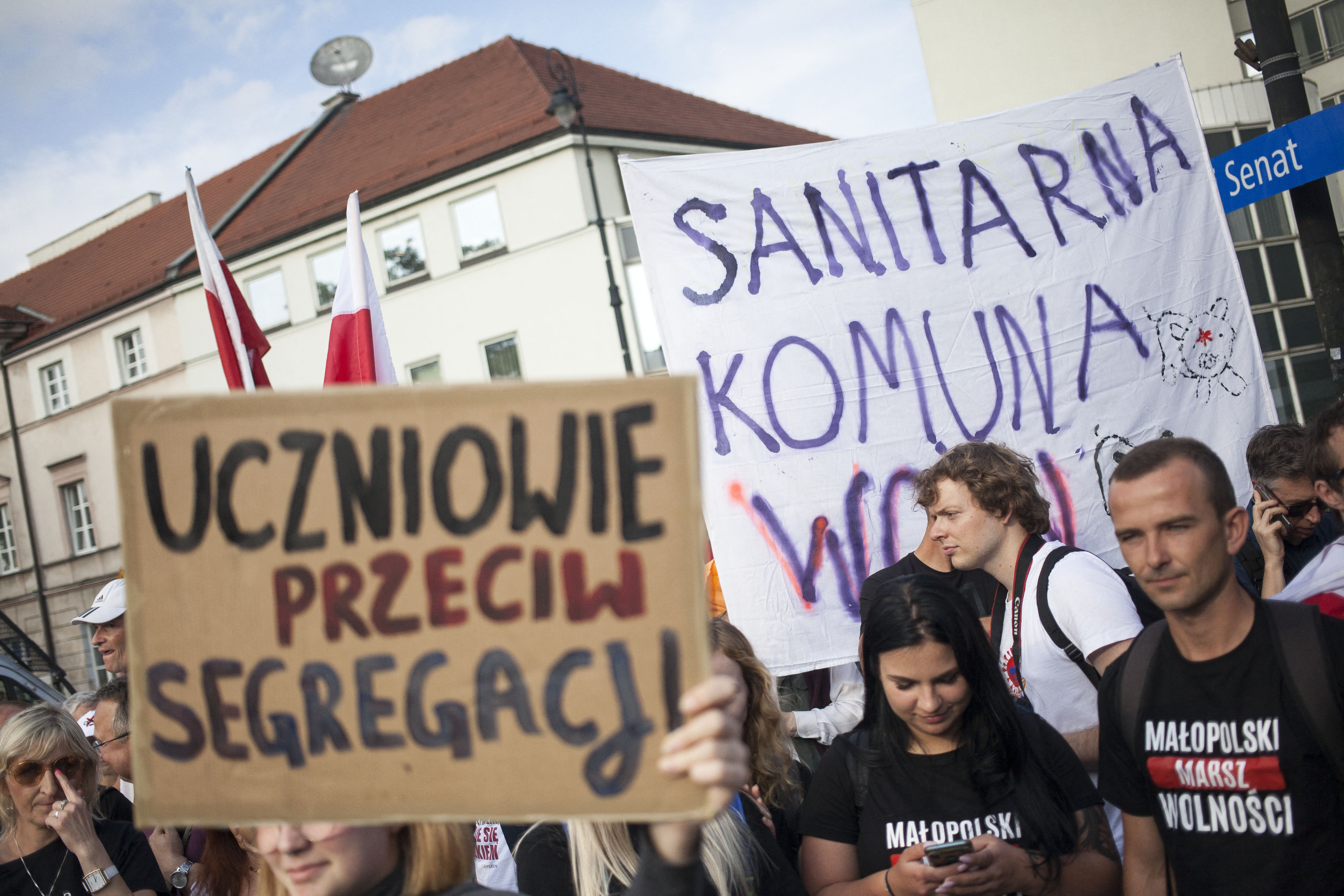 A Facebook törölte a lengyel oltásellenes szélsőjobbosok több mint 600 ezres oldalát