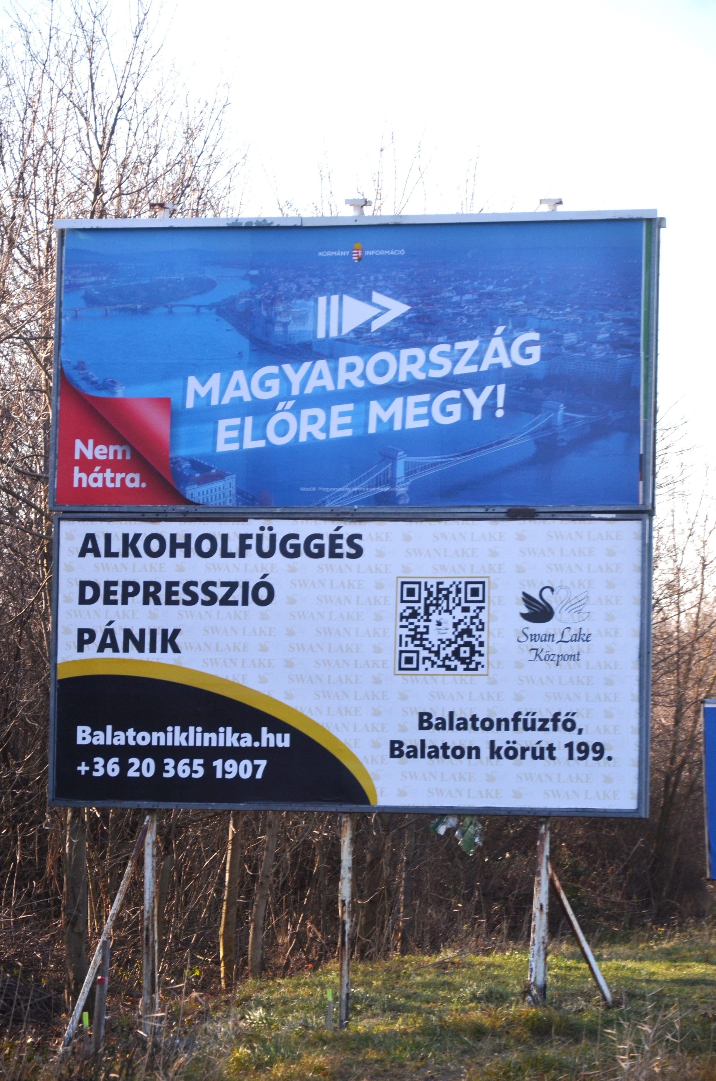 Balatonfűzfőn folyik a magyar történelem legőszintébb plakátkampánya