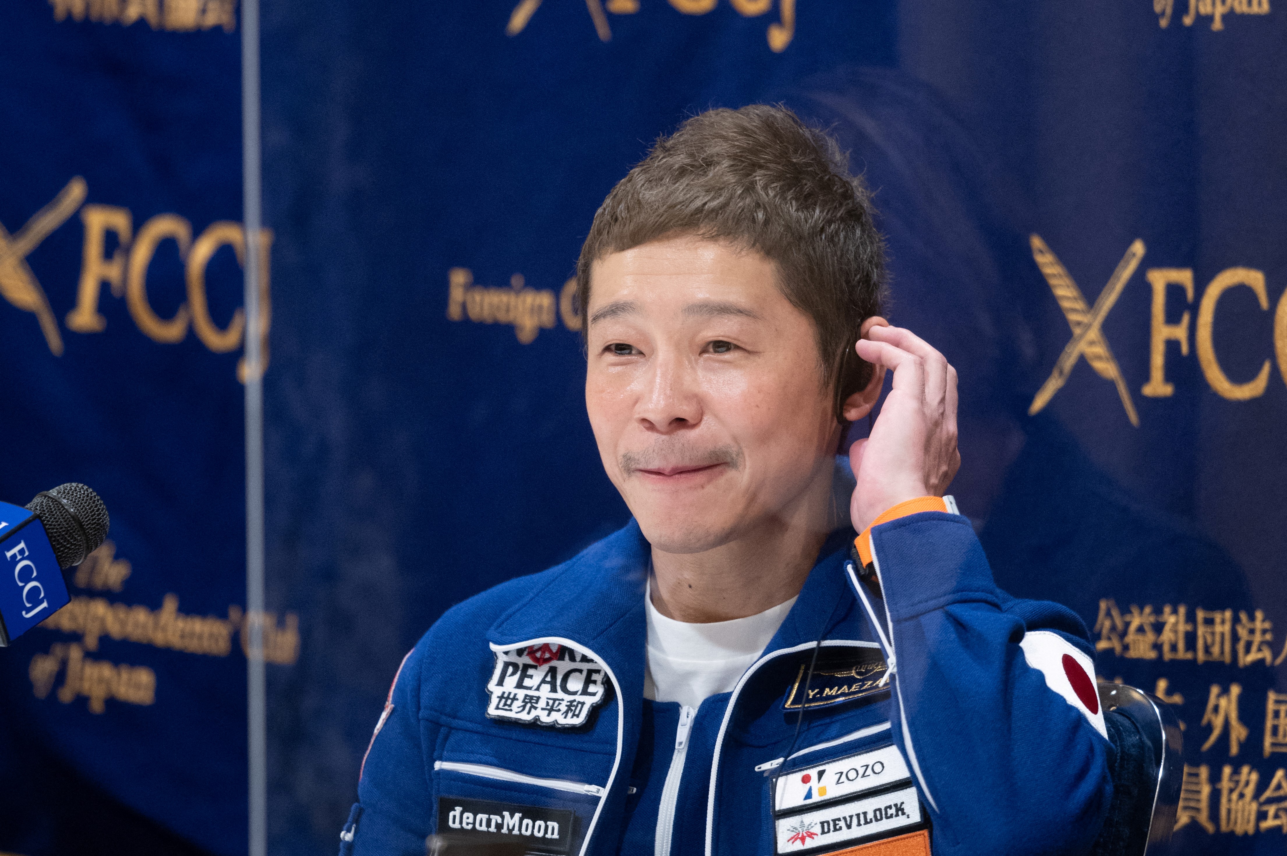 Decemberben az űrben járt, most a Mariana-árokba készül a japán milliárdos