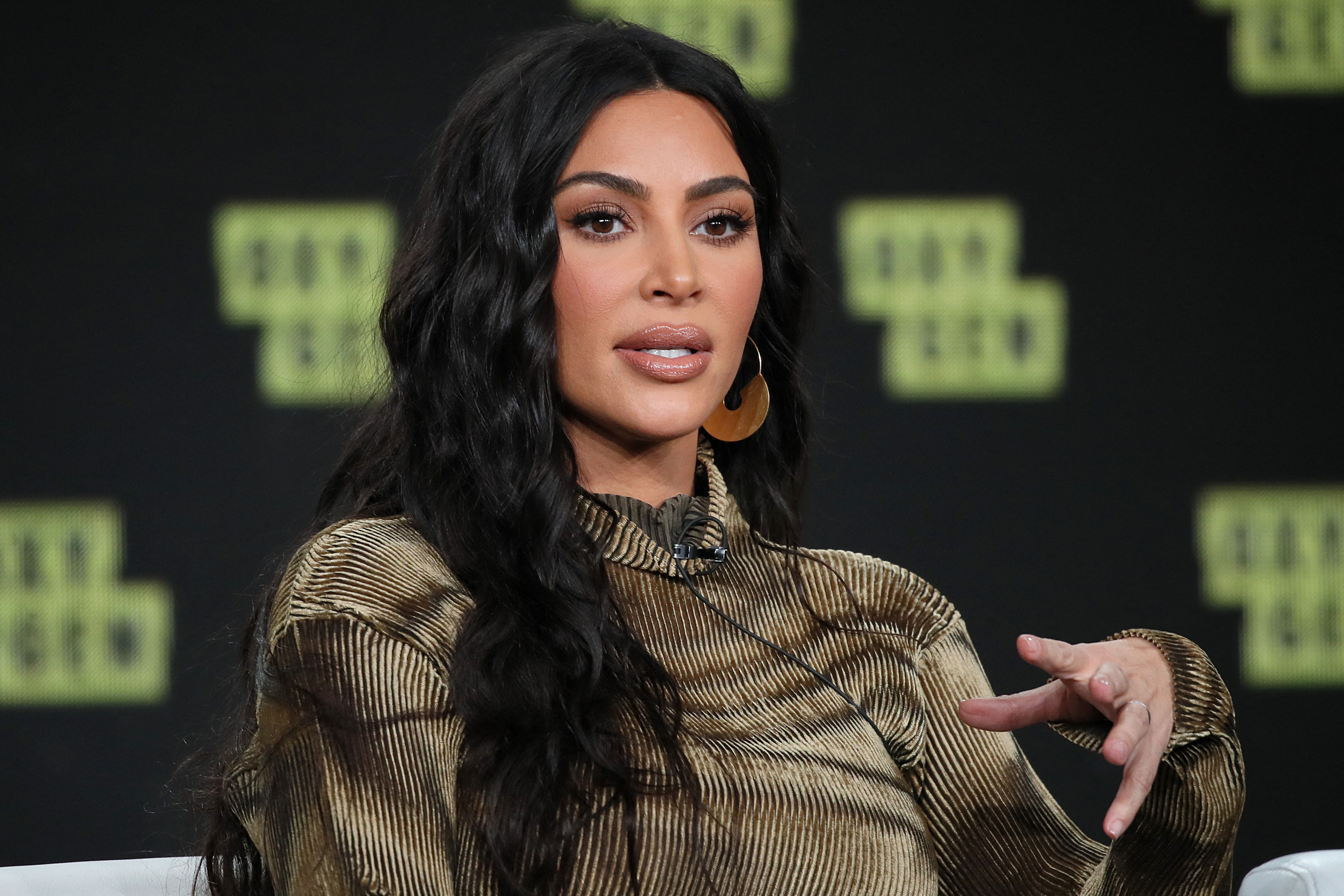Nagyon drága posztot lőtt Kim Kardashian, meg is büntették miatta
