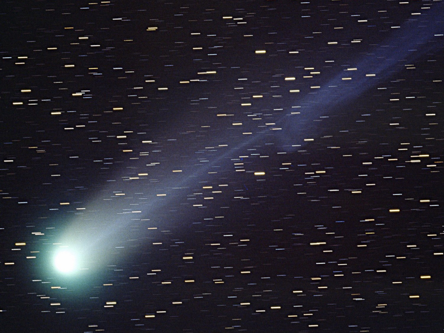A Hyakutake üstökös 1996-ban, egy linzi obszervatóriumból készült felvételen