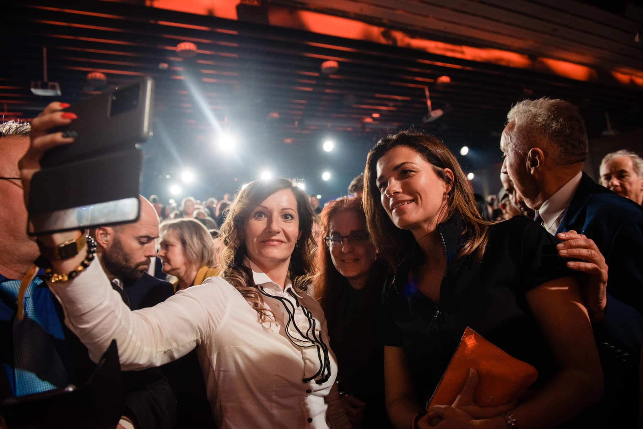 Varga Judit és rajongói a Fidesz 2021-es kongresszusán