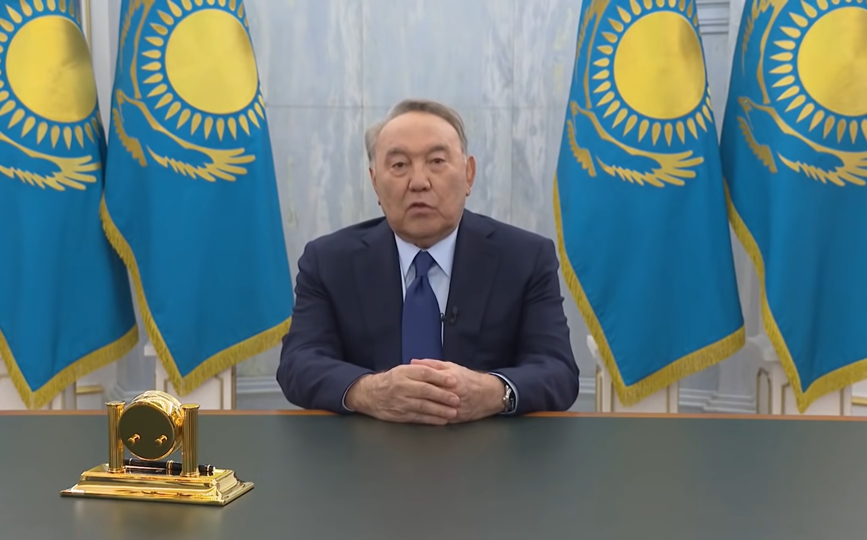 Felbukkant Nazarbajev, videón szólt a kazahokhoz