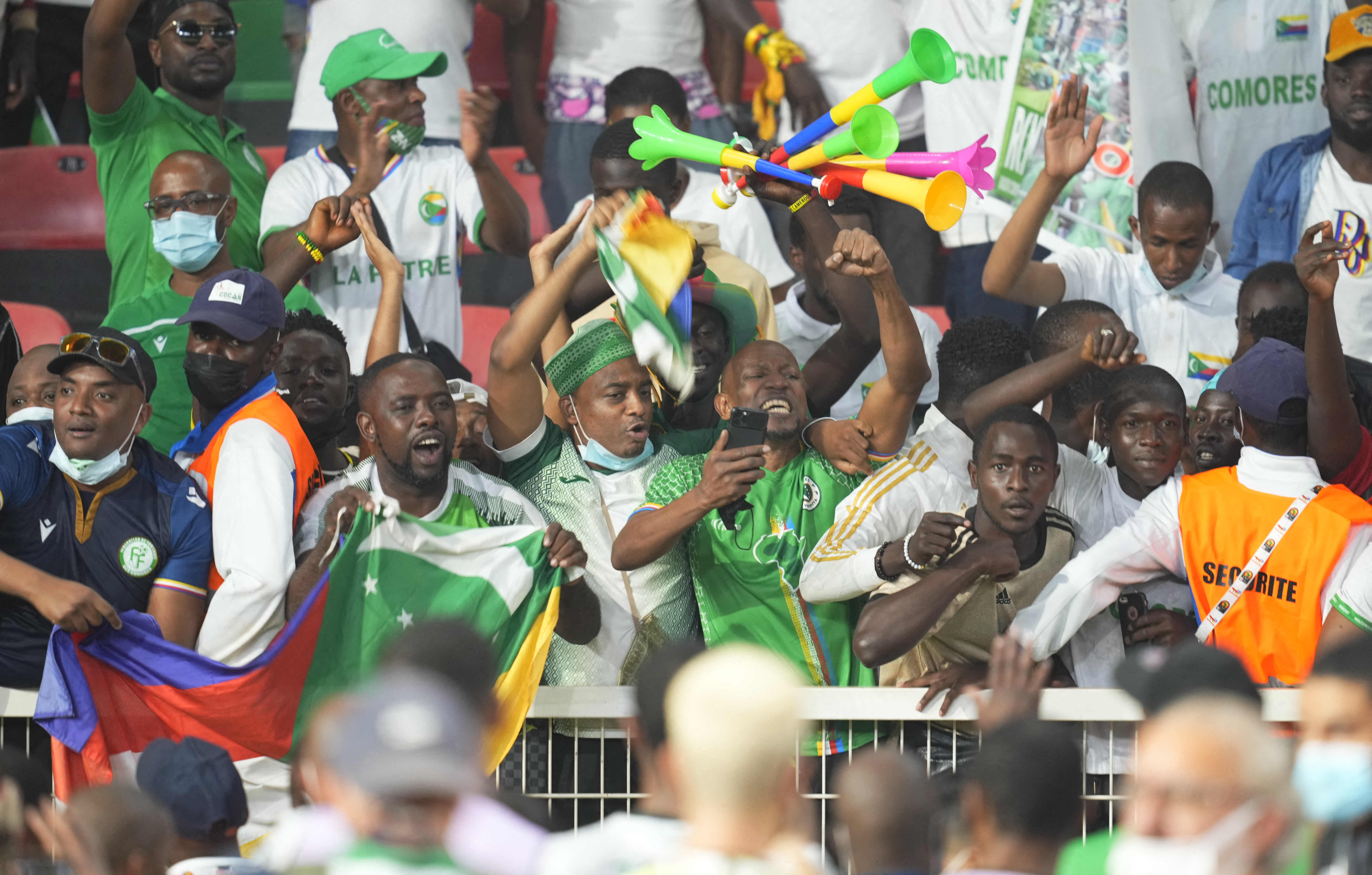 Tömegpánik és nyolc halott egy kameruni stadionnál