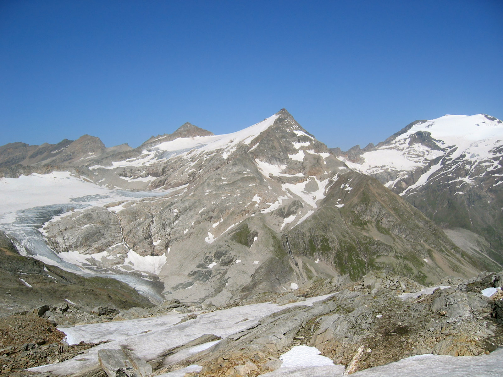 Nanoműanyag hullik az osztrák Alpokra