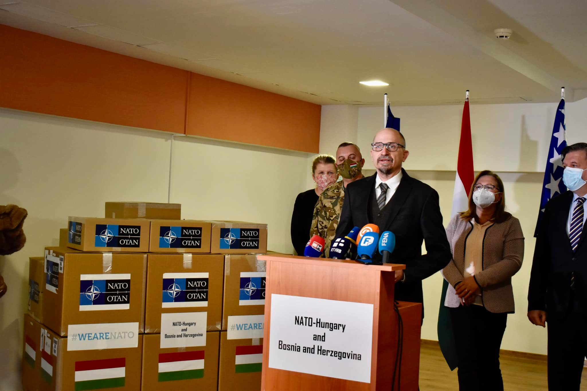Szijjártó: Magyarország 80 lélegeztetőgépet adományoz a NATO-partnereknek