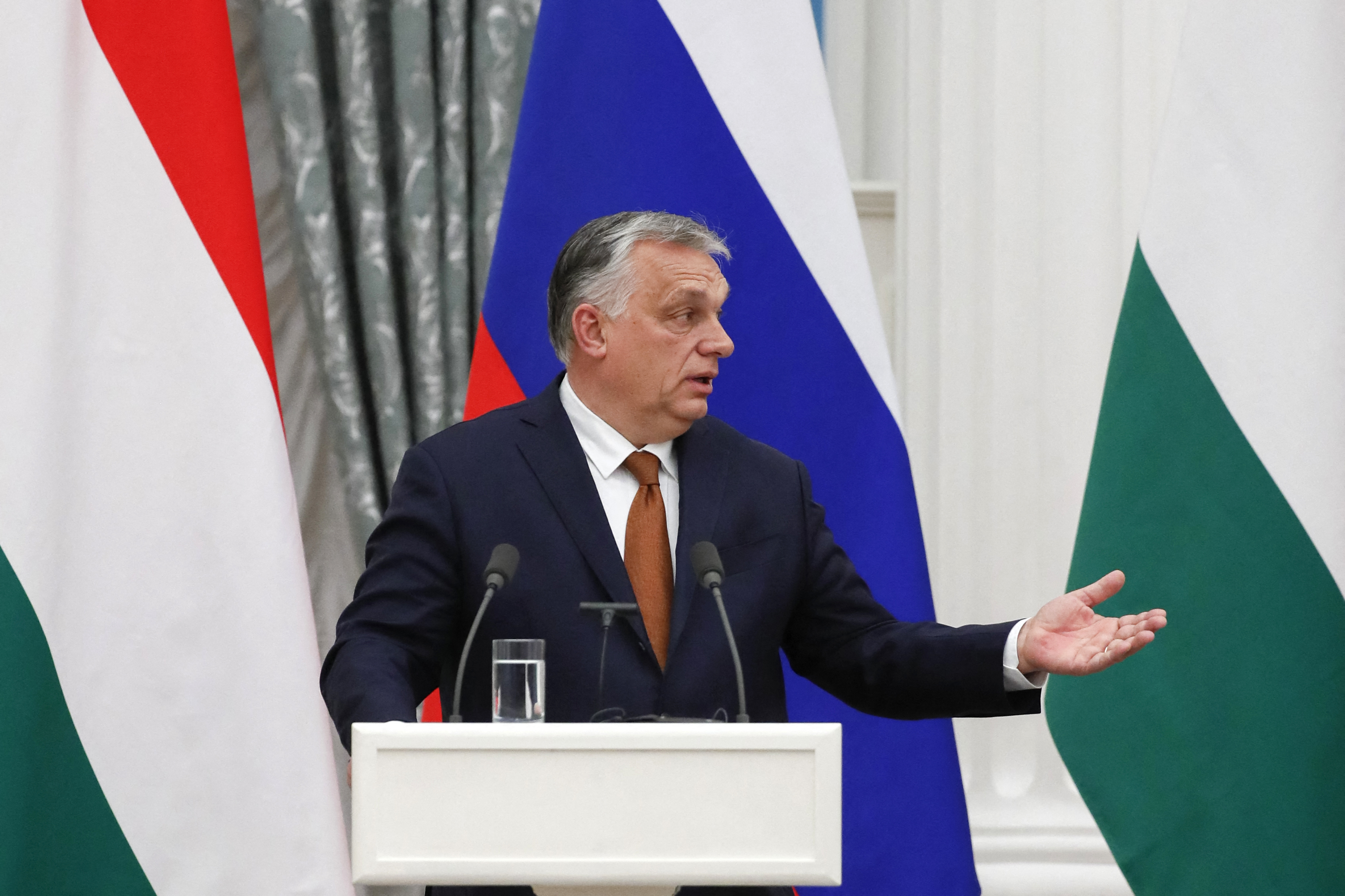 Orbán szankciós libikókája