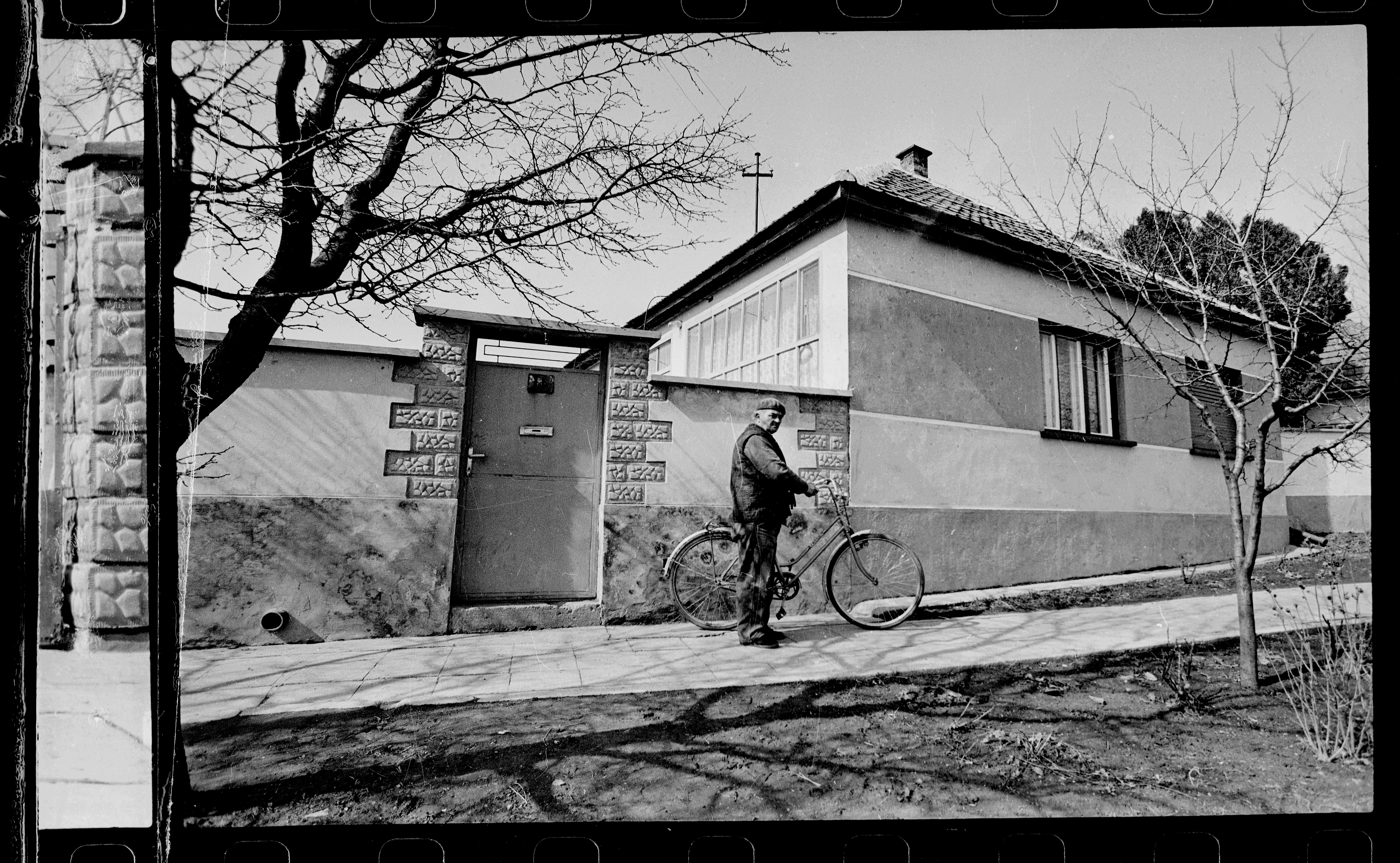 Így vált a Kádár-korban a magyar falvak emblematikus épületévé a sátortetős kockaház