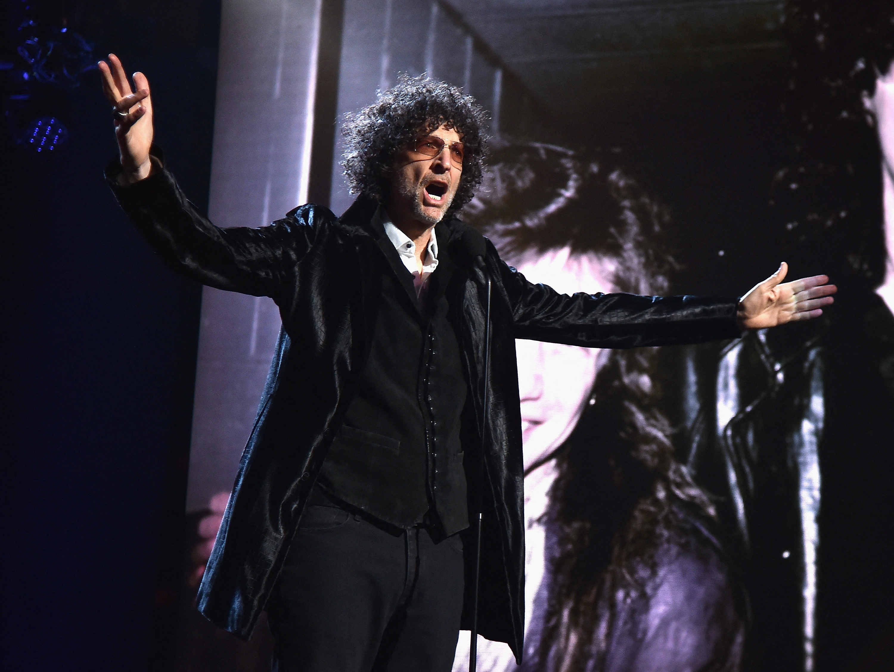 Howard Stern 2018-ban a Rock & Roll Hall of Fame clevelandi beavató buliján, ahol ő avatta be a Bon Jovit