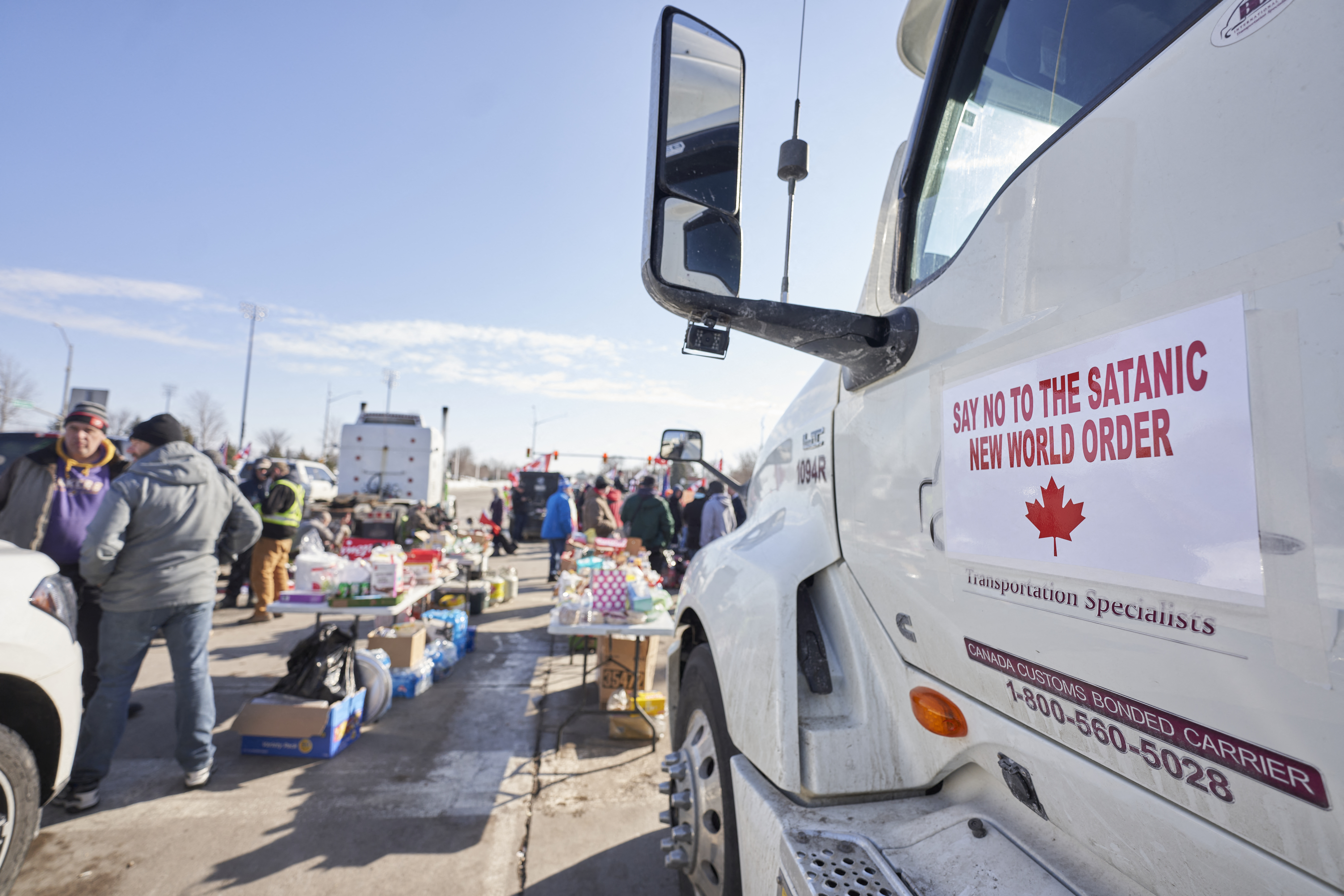 Egy kanadai bíróság törvényellenesnek nyilvánította a covidszabályok ellen tiltakozó kamionosok határblokádját