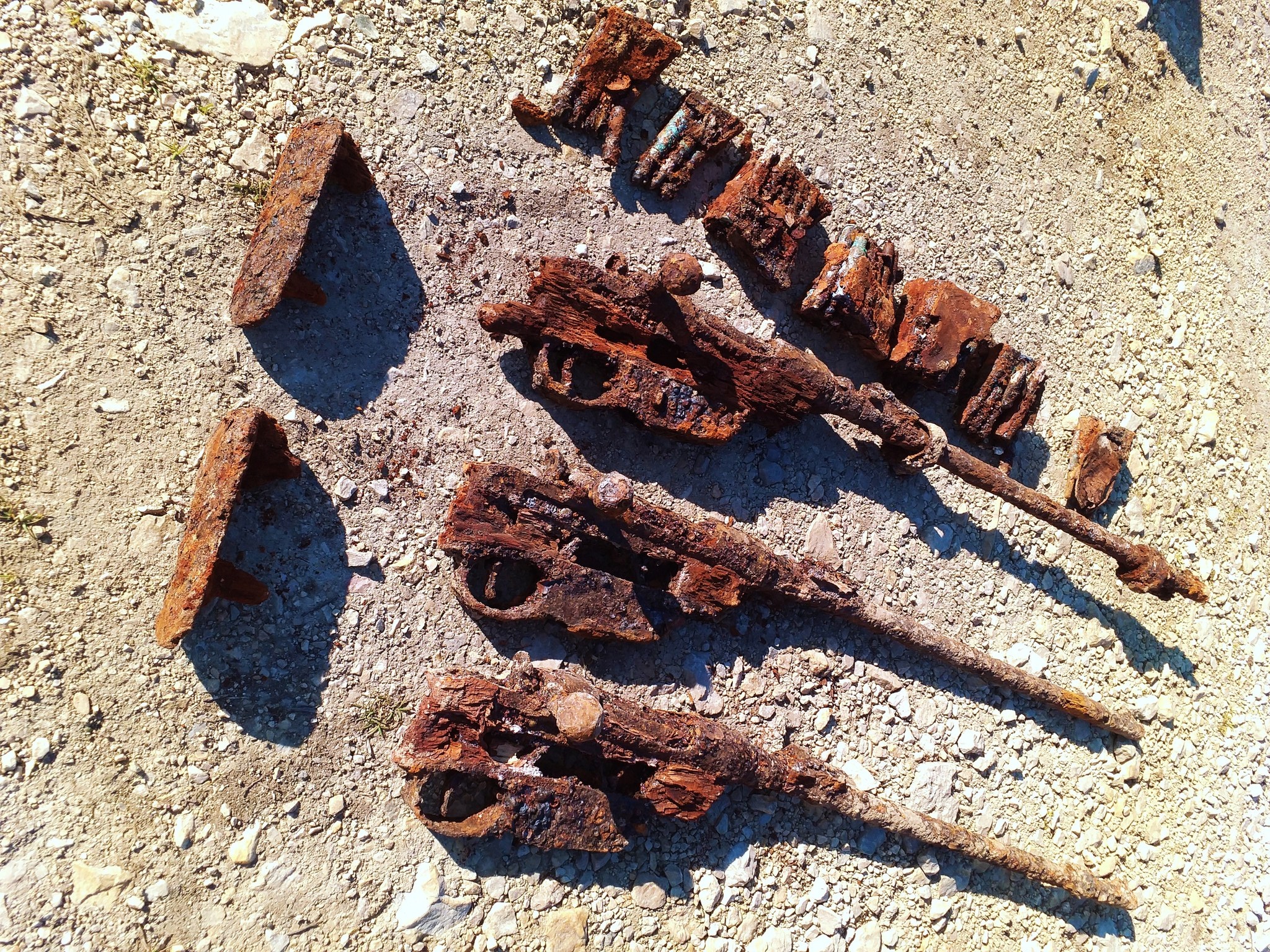 Több mint százéves fegyvereket és lőszereket találtak a Veszprémi Érsekség alagsorában zajló ásatáson