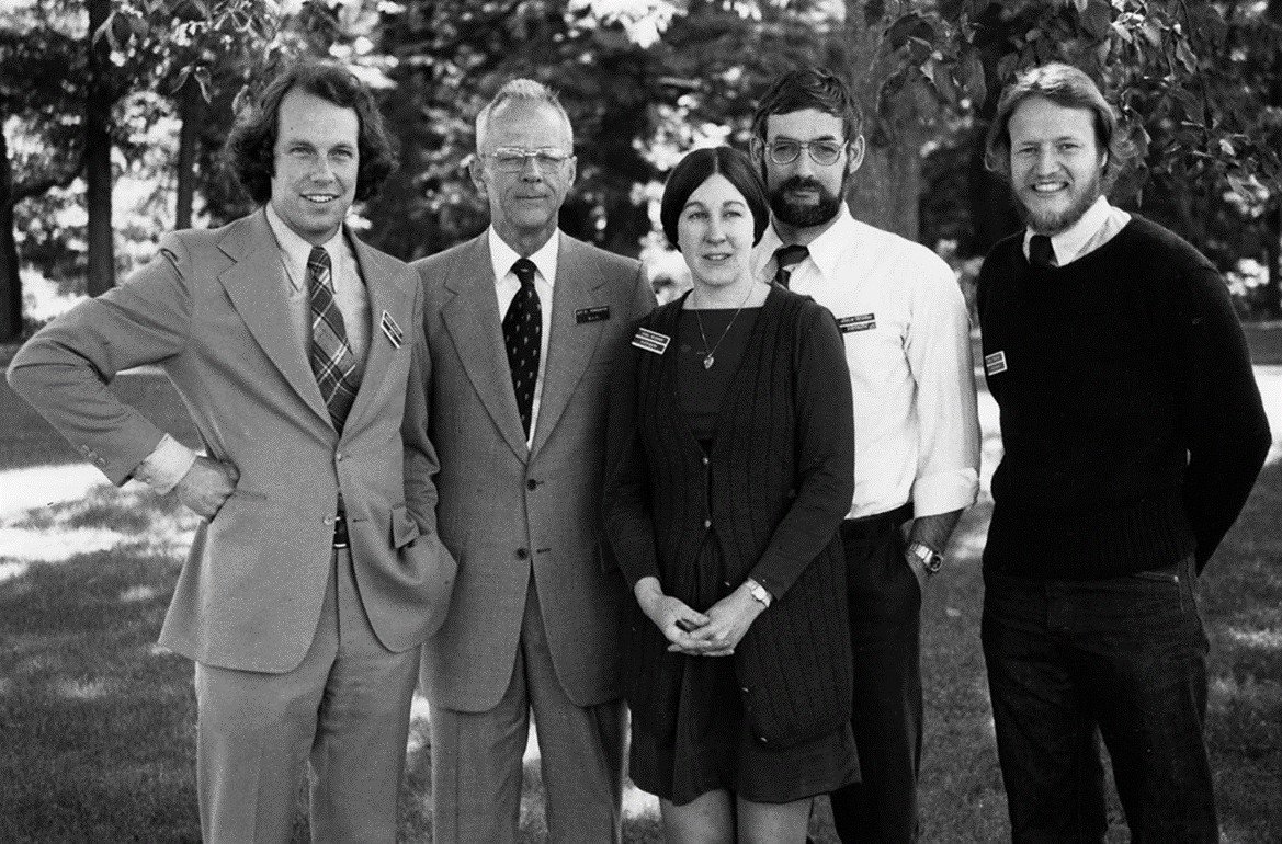 Jørgen Randers, Jay Forrester, Donella Meadows, Dennis Meadows és William W. Behrans, a kutatócsoport tagjai