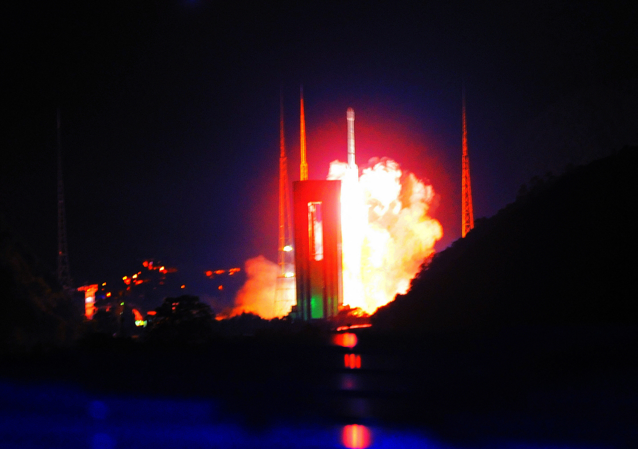 A Csang-o 5 holdszondát szállító Hosszú Menetelés 3C szállítórakéta startja 2014. október 24-én a kínai szecsuán tartományból. Ennek a rakétának az egyik fokozata csapódhat 2022. március 4-én a Holdba.