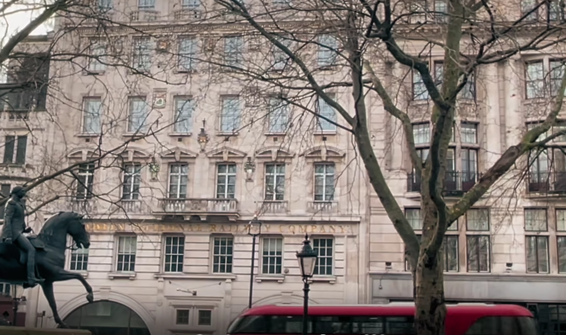 A magyar kormány megvett egy hétemeletes „ikonikus” épületet Londonban a Trafalgar tér mellett