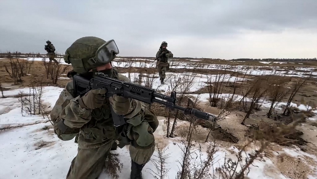 Putyin katonákat küld Kelet-Ukrajnába